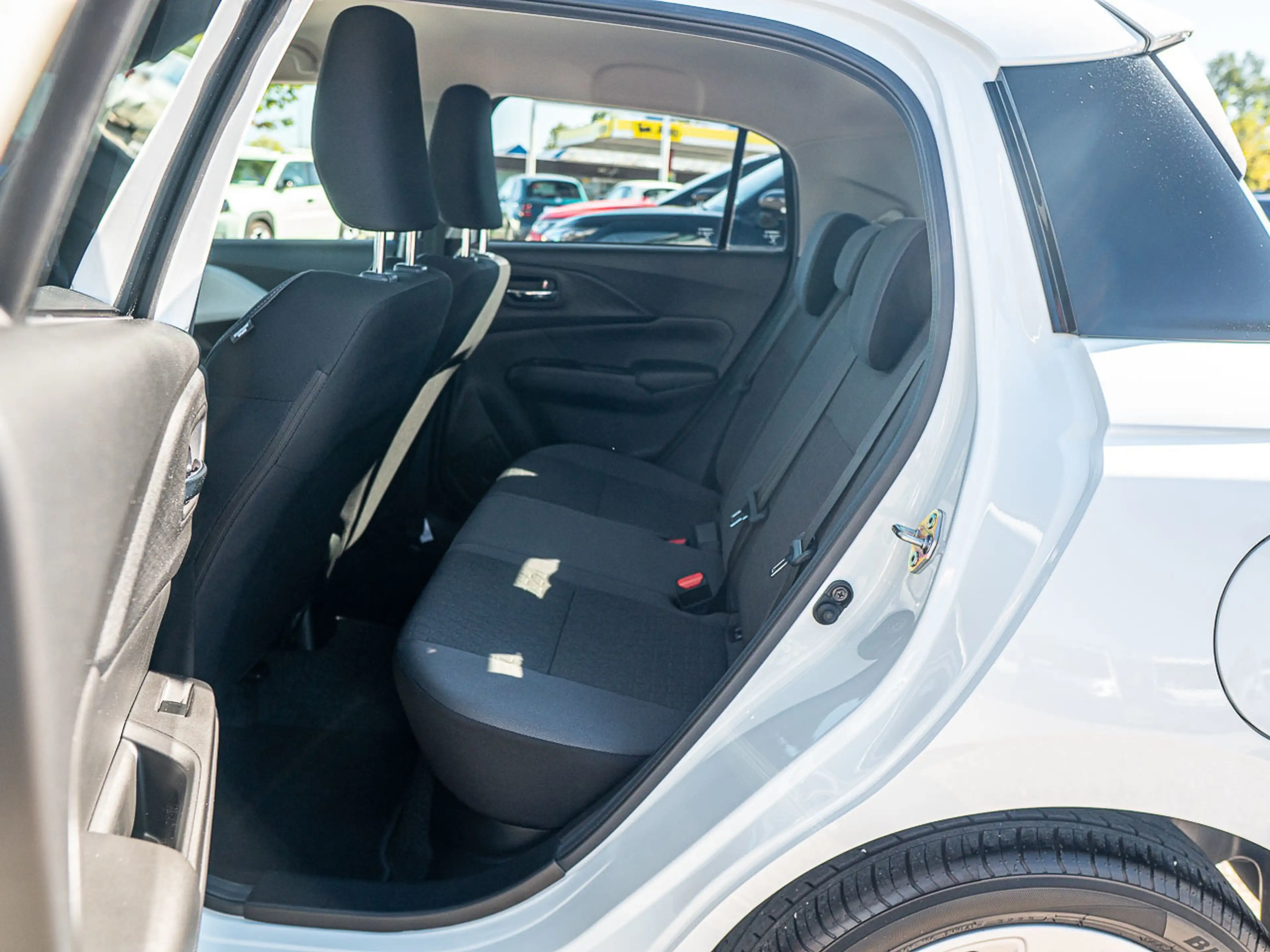 Suzuki Swift Comfort Hybrid — photo 11