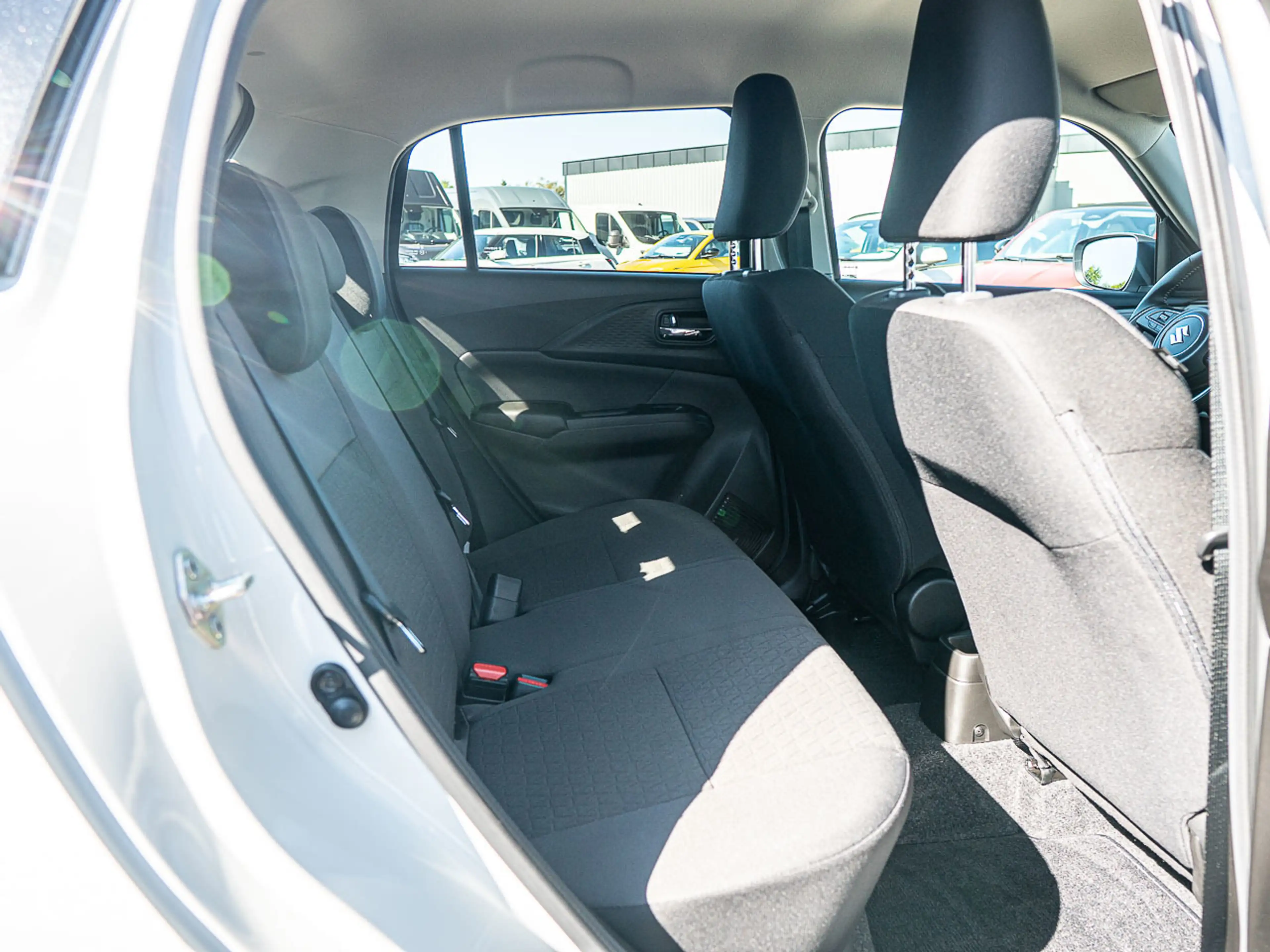 Suzuki Swift Comfort Hybrid — photo 12