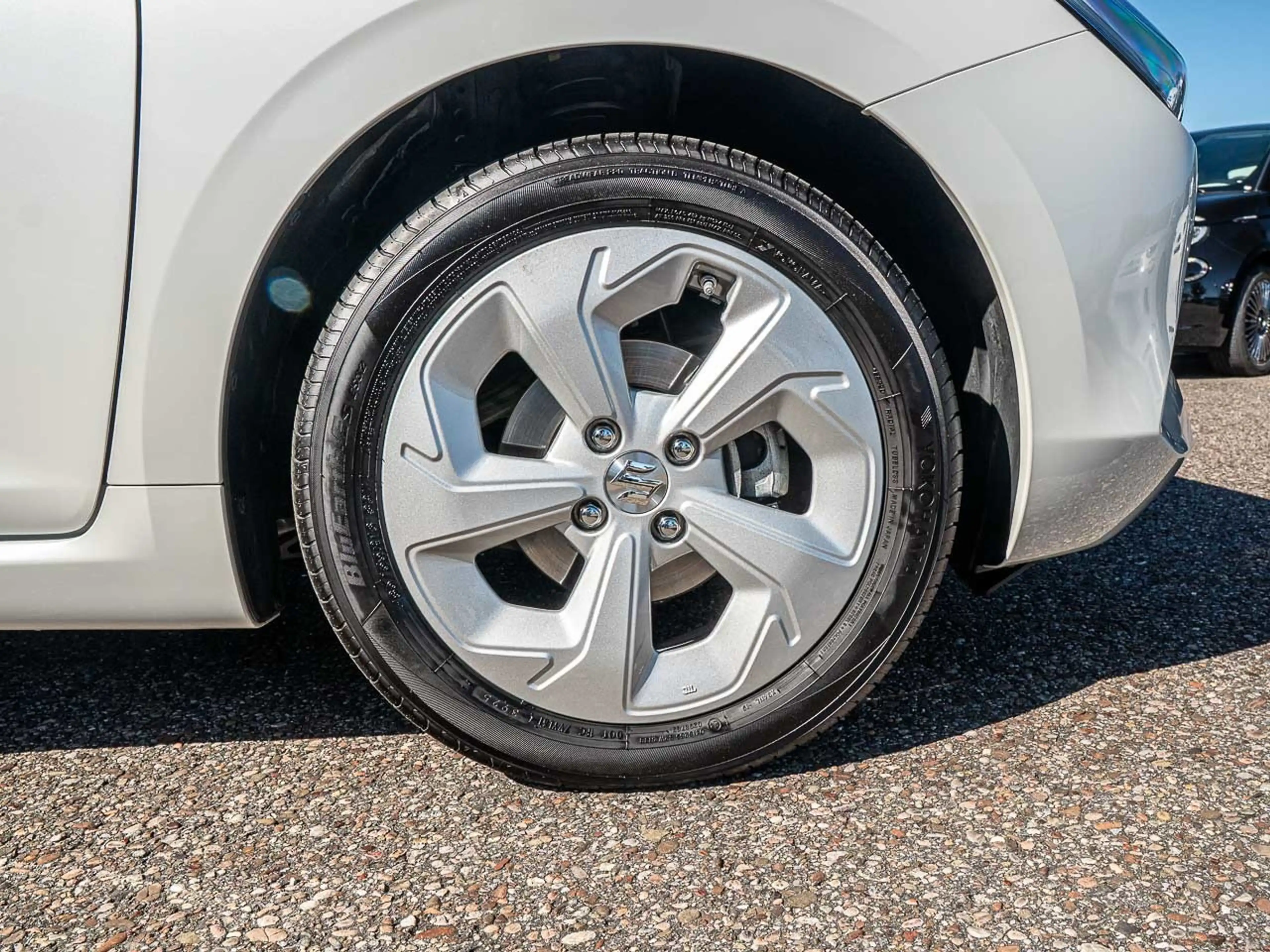 Suzuki Swift Comfort Hybrid — photo 14
