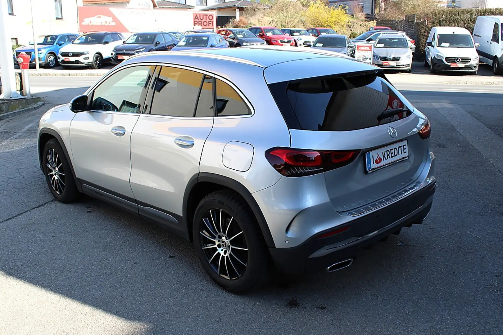 Mercedes-Benz GLA 220 d Aut. AMG-Line *TOP, LED, NAVI* Silber - 2