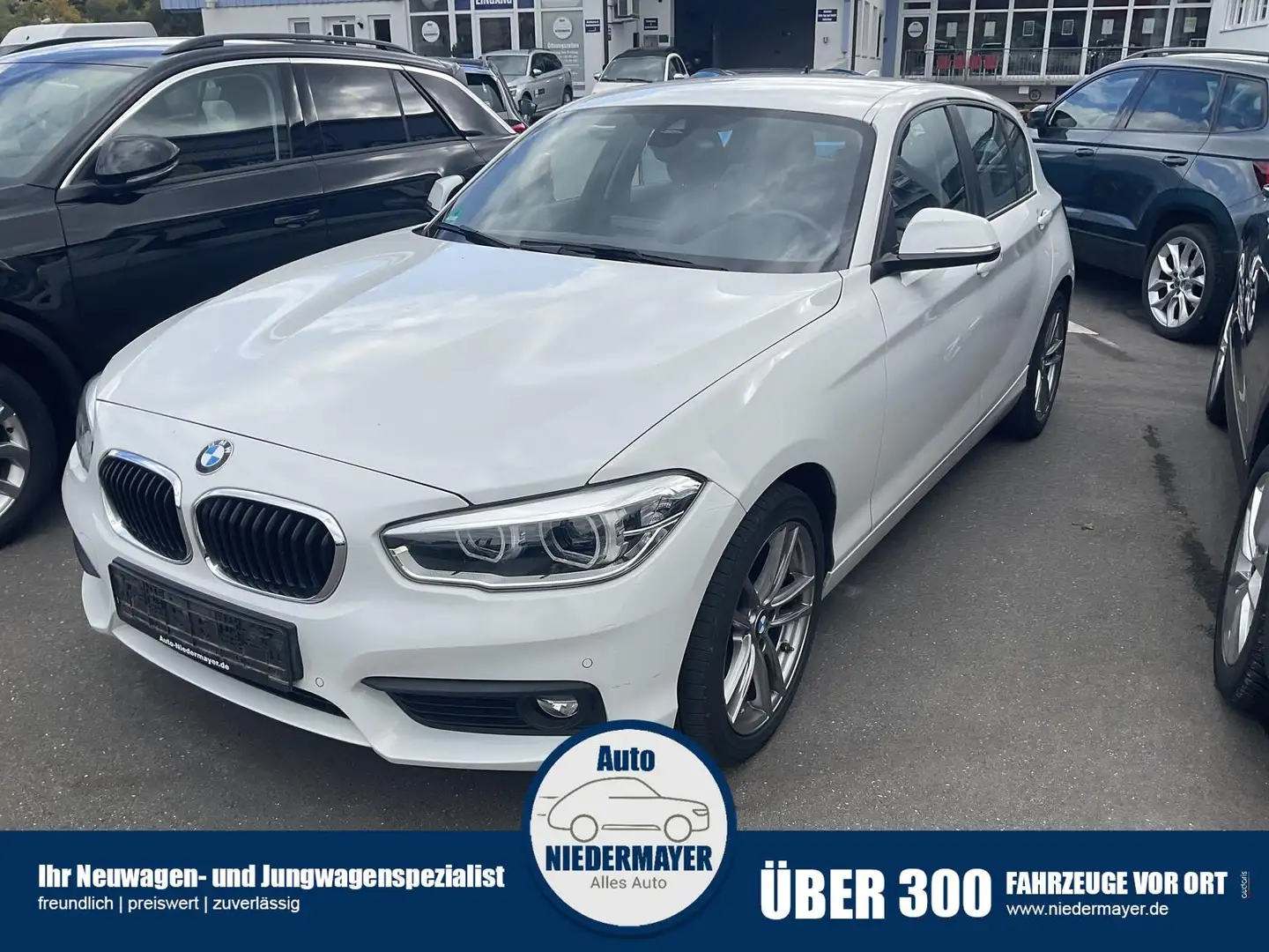 BMW 120 i Advantage, Navi, LED Weiß - 1