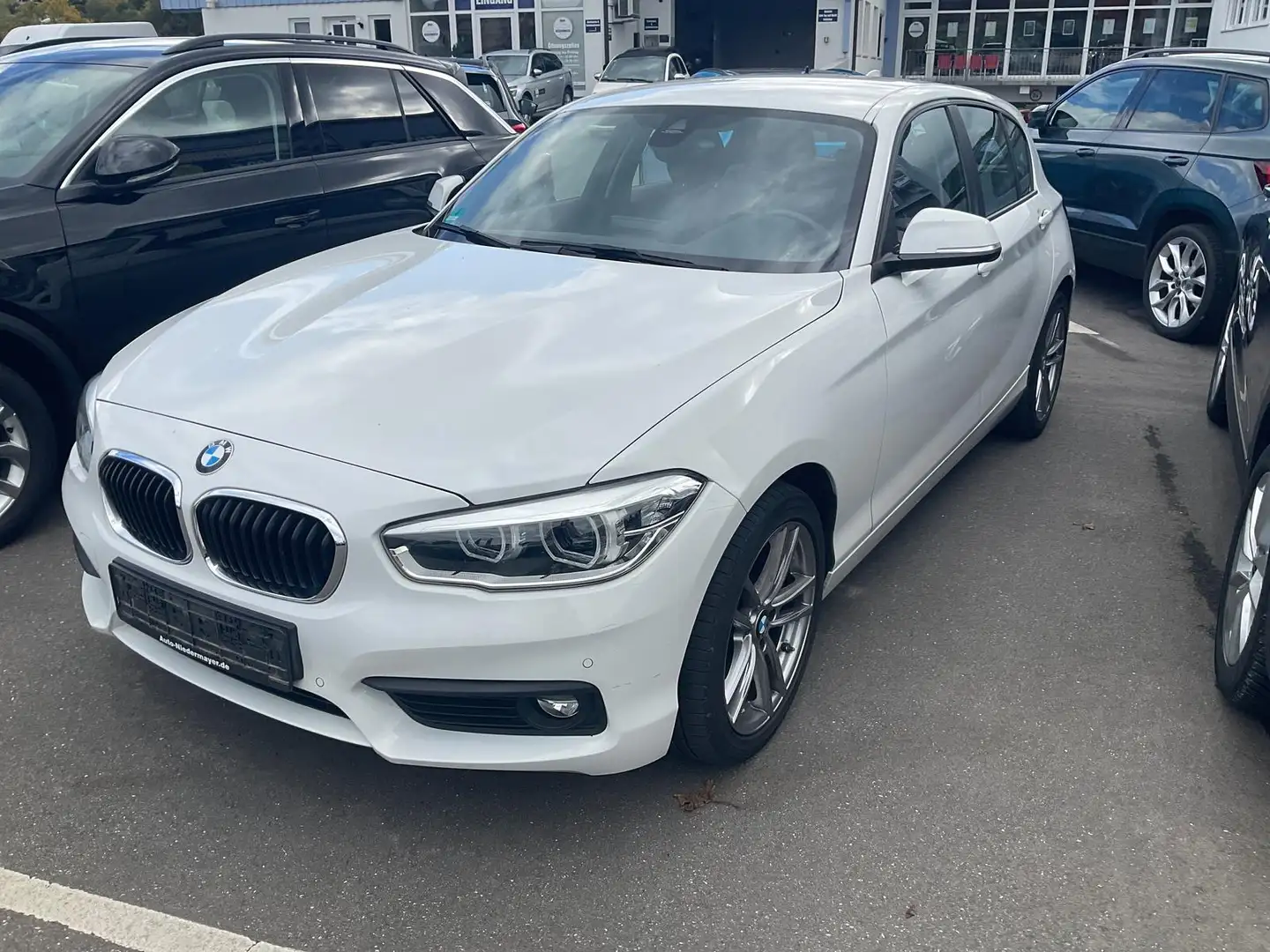 BMW 120 i Advantage, Navi, LED Weiß - 2