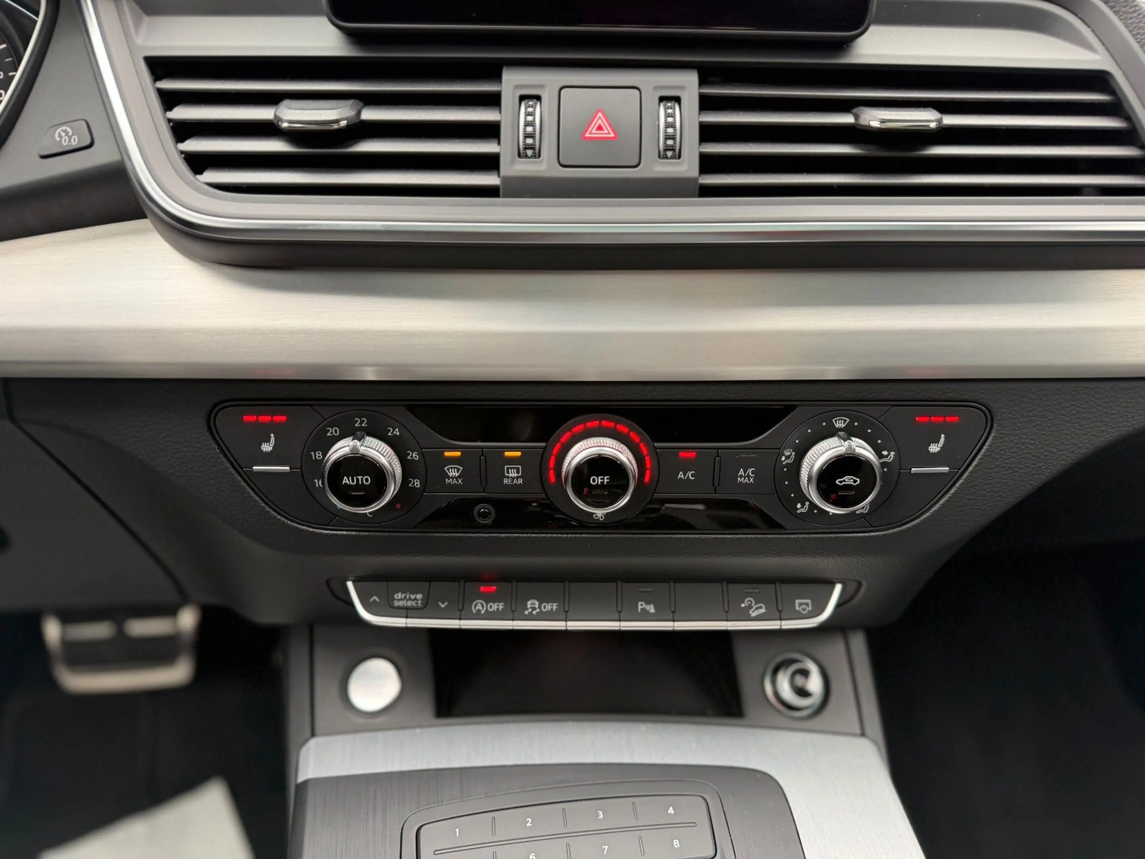 Audi Q5 40 TDI Quattro Sport S-Line /1 Hand/Wenig Km — photo 14