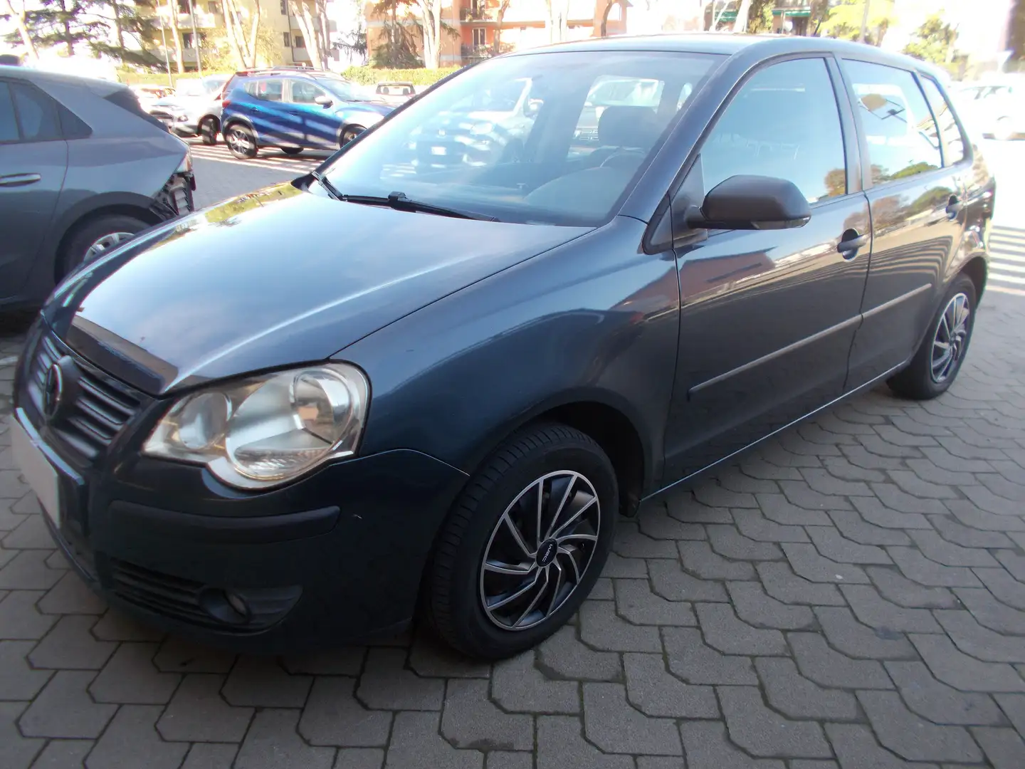 Volkswagen Polo 5p 1.2 Comfortline 70cv Bluetooth OK NEOPATENTATI Gris - 1