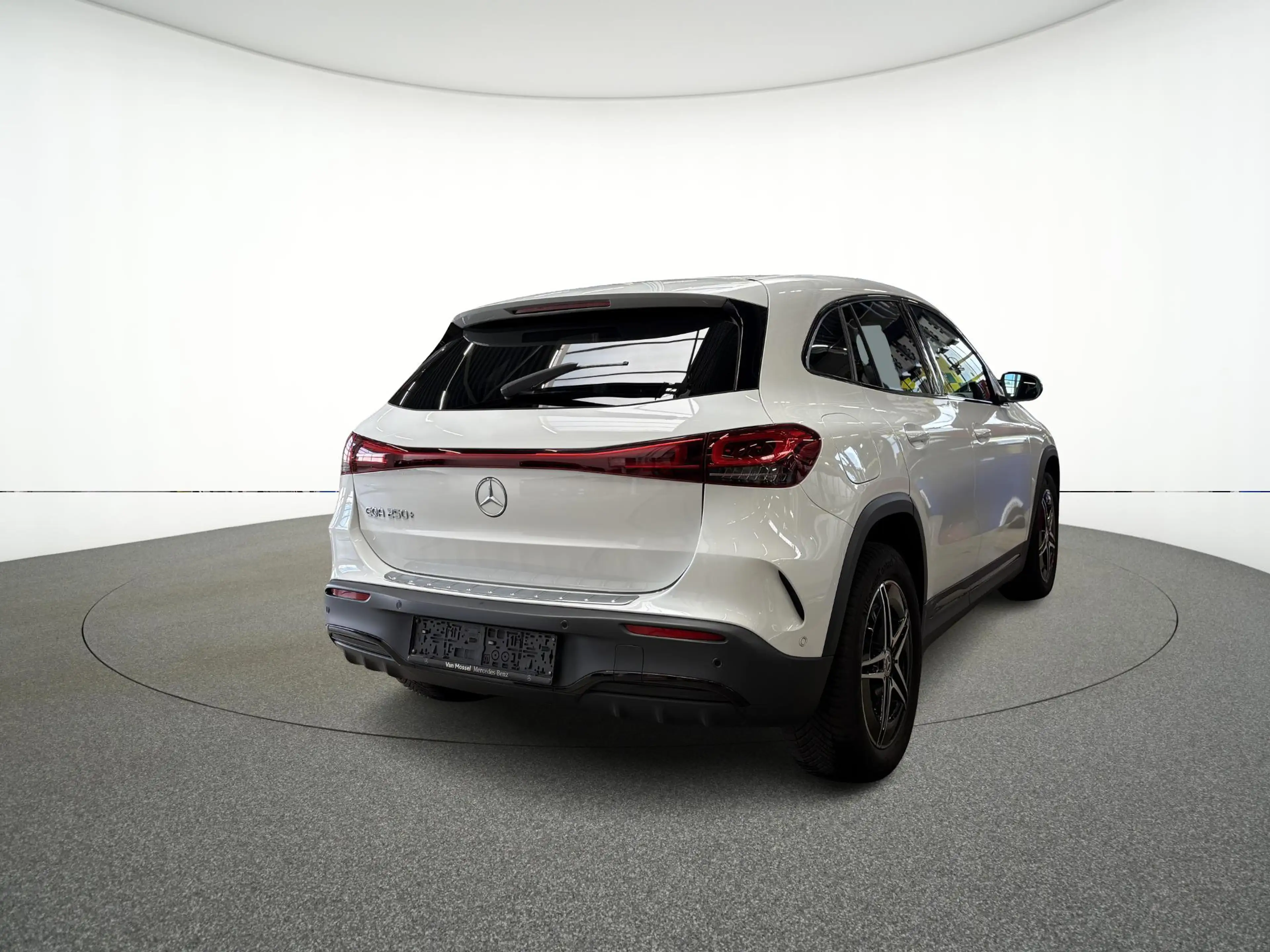 Mercedes-Benz EQA 250 250+ AMG Line + TREKHAAK + NIGHTPAKKET + — photo 9
