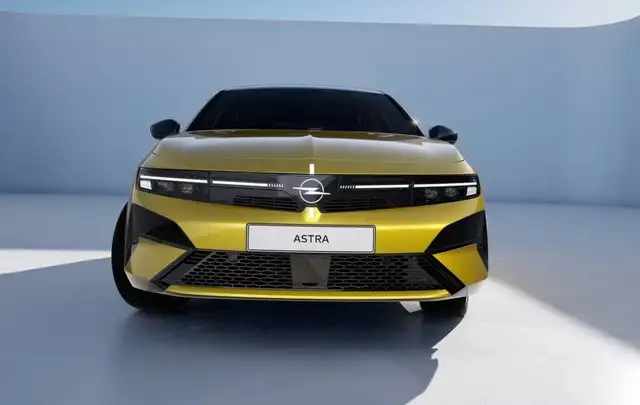 Opel Astra view 6