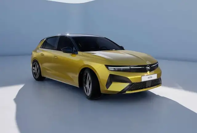 Opel Astra view 3