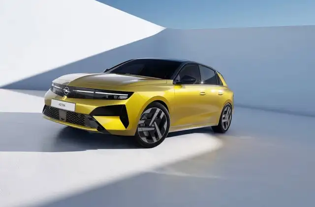 Opel Astra view 2