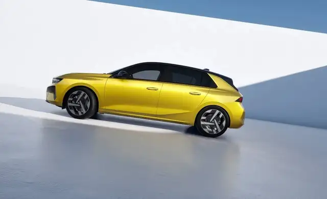 Opel Astra view 8
