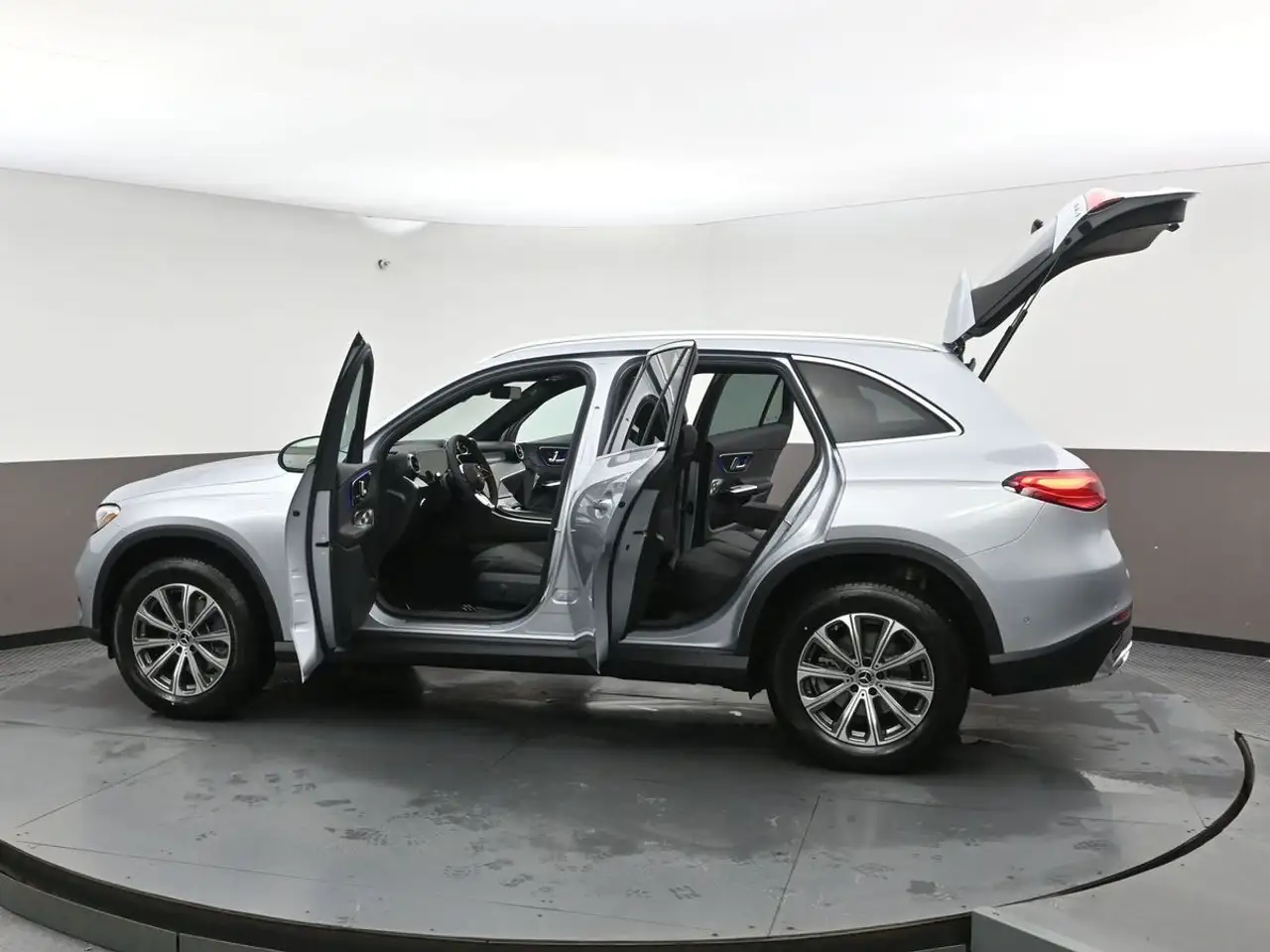 Mercedes-Benz GLC снимка Mercedes-Benz GLC