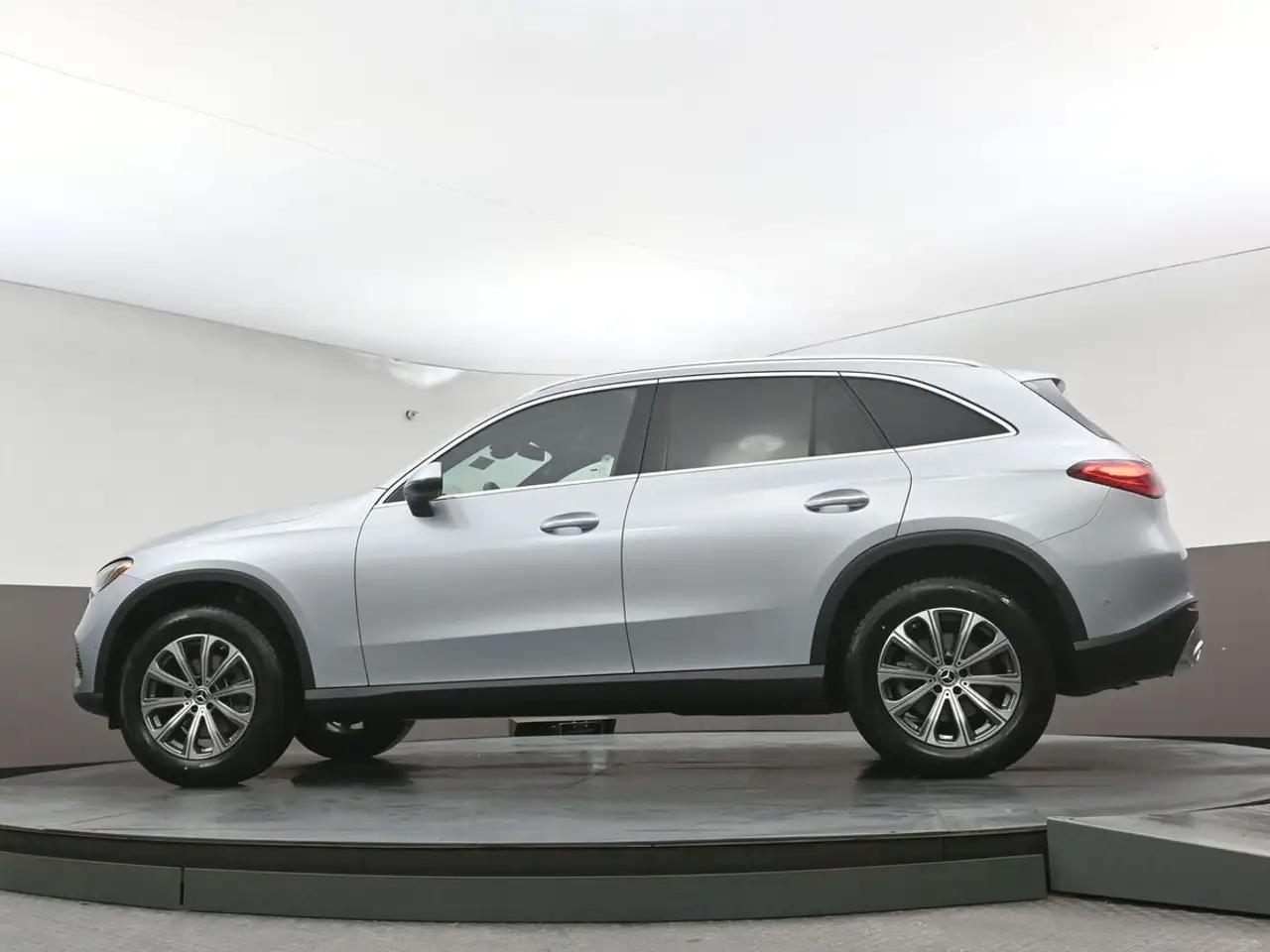Mercedes-Benz GLC снимка Mercedes-Benz GLC