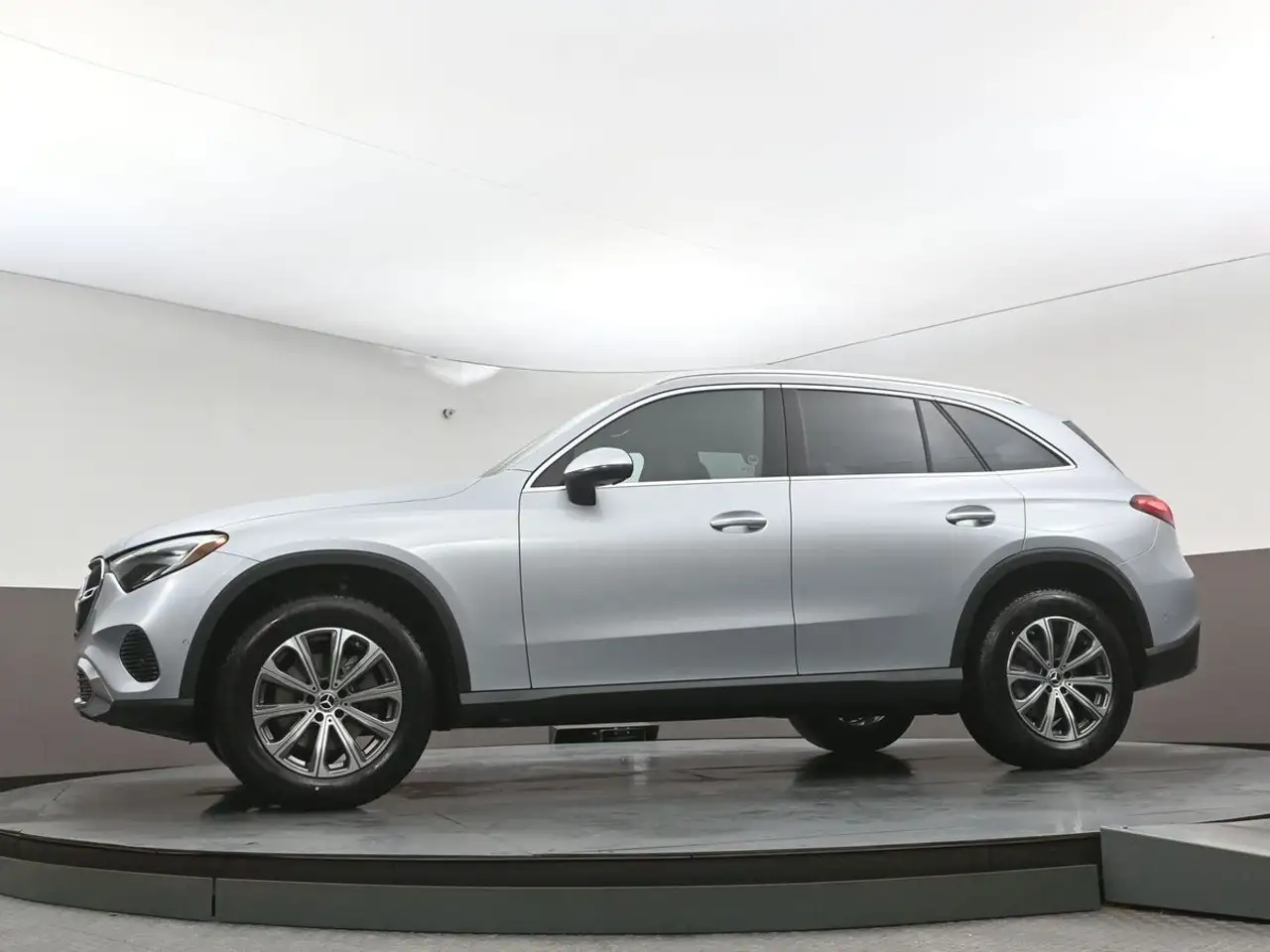 Mercedes-Benz GLC снимка Mercedes-Benz GLC