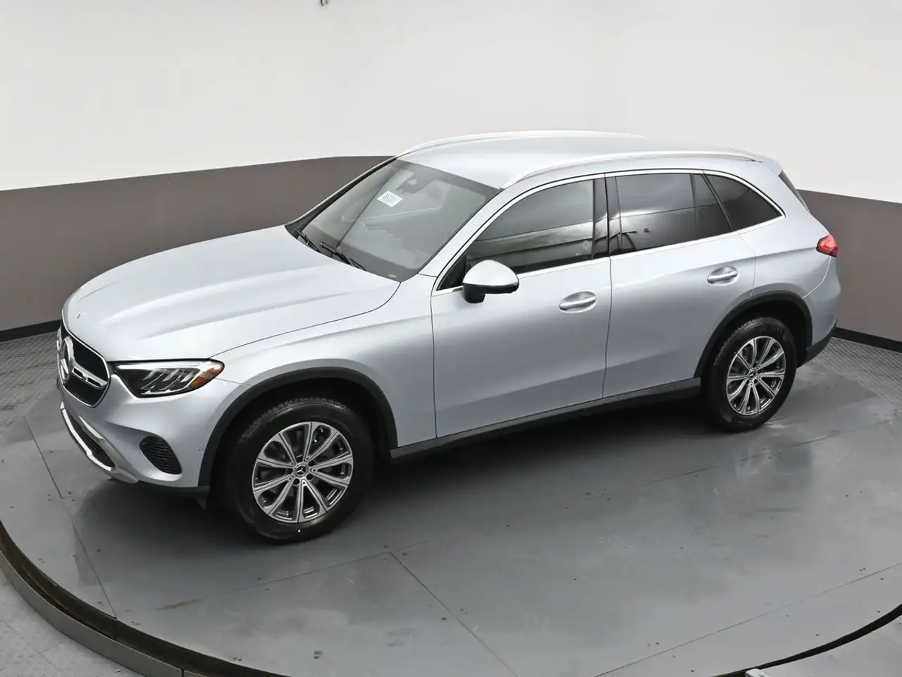 Mercedes-Benz GLC снимка Mercedes-Benz GLC