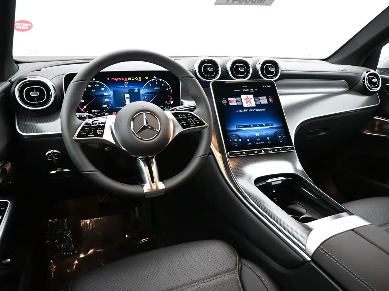 Mercedes-Benz GLC снимка Mercedes-Benz GLC