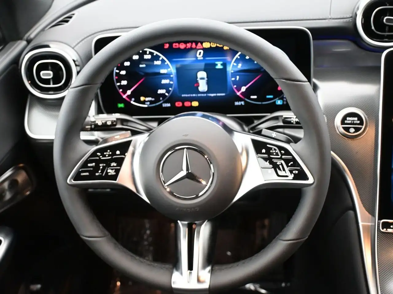 Mercedes-Benz GLC снимка Mercedes-Benz GLC