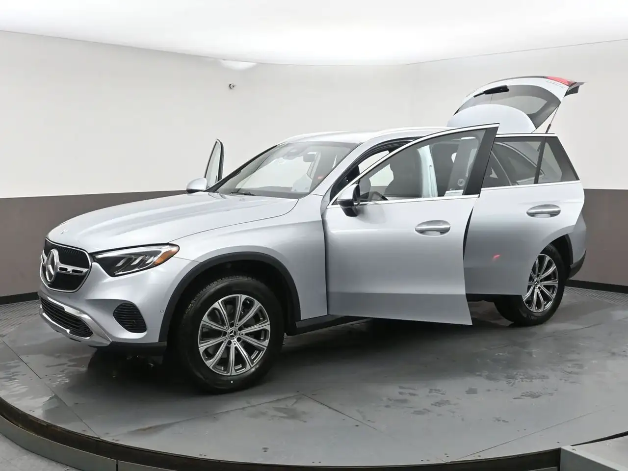 Mercedes-Benz GLC снимка Mercedes-Benz GLC