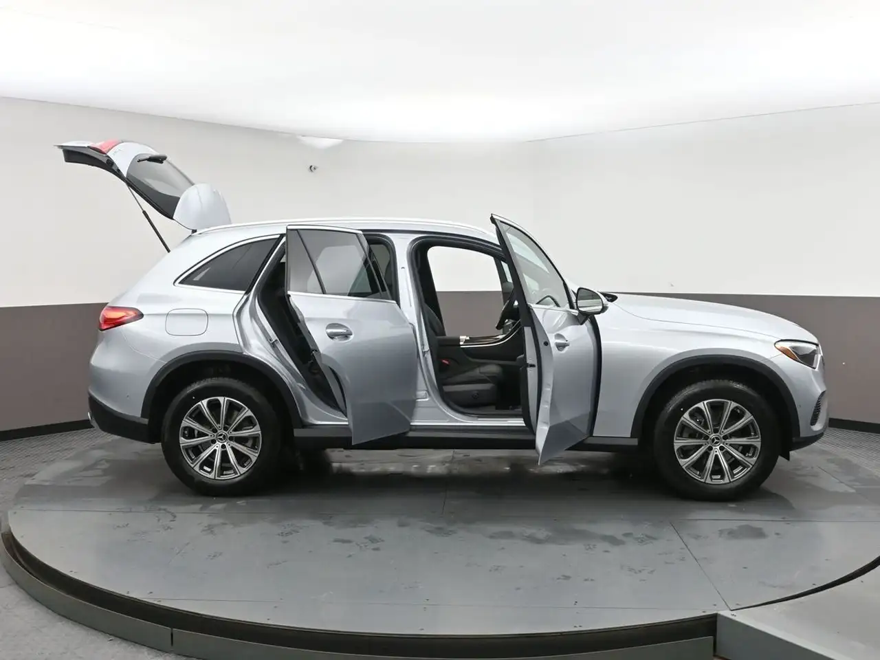 Mercedes-Benz GLC снимка Mercedes-Benz GLC