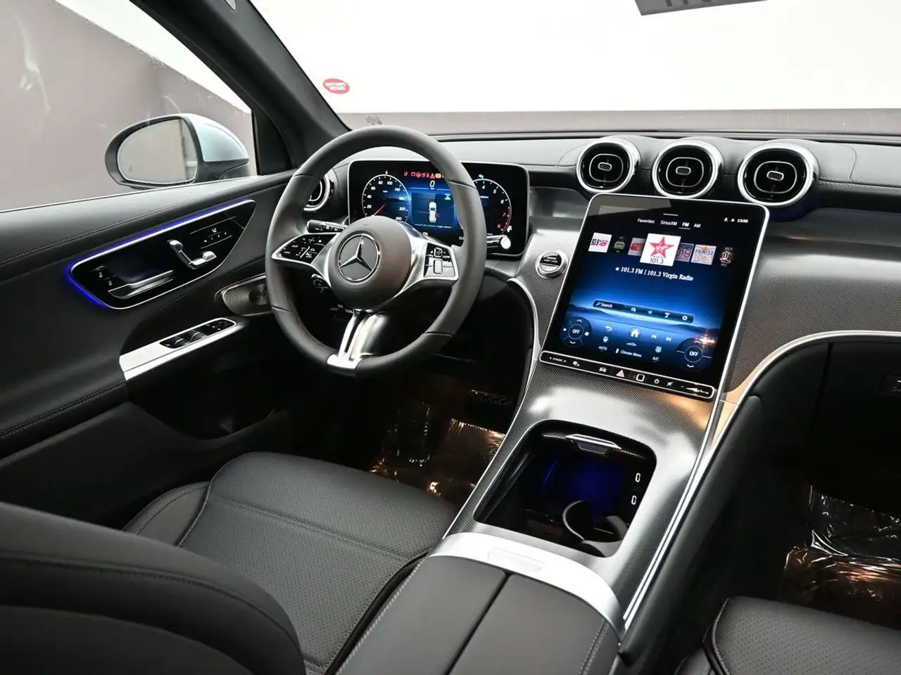Mercedes-Benz GLC снимка Mercedes-Benz GLC