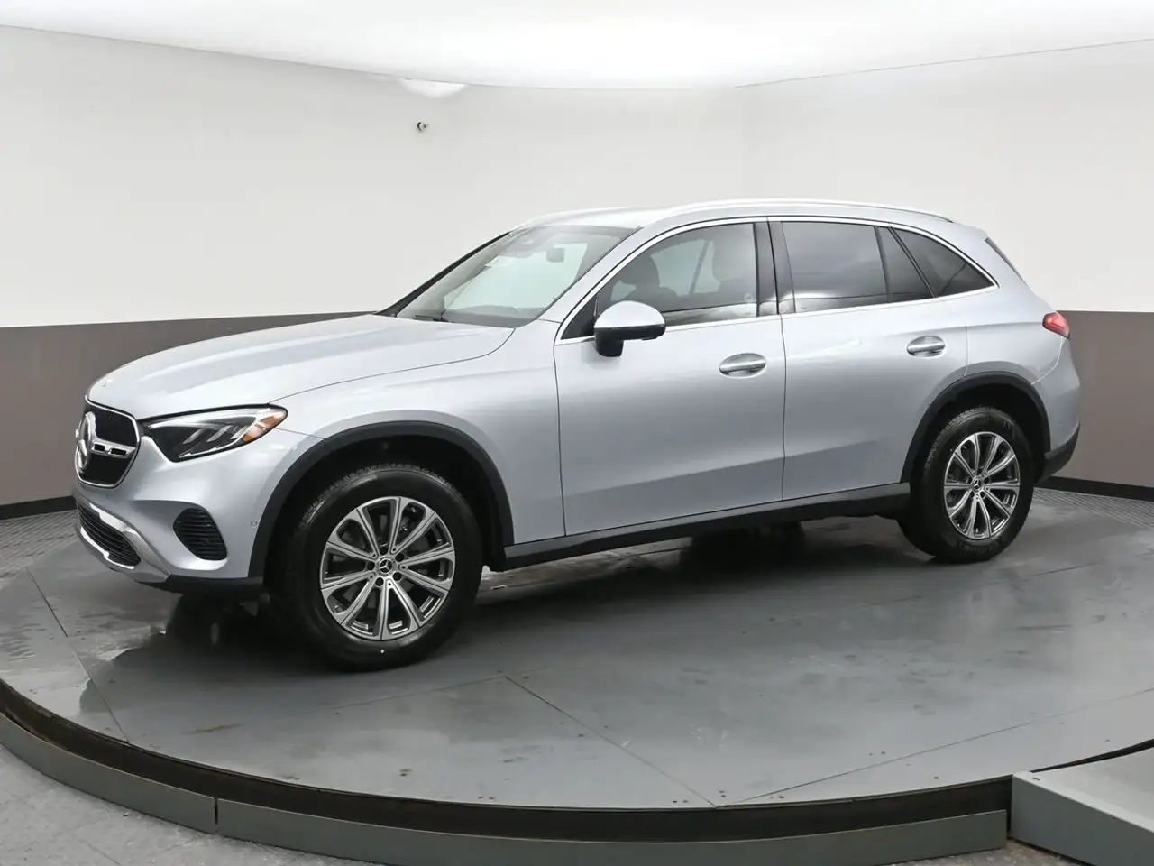 Mercedes-Benz GLC снимка Mercedes-Benz GLC