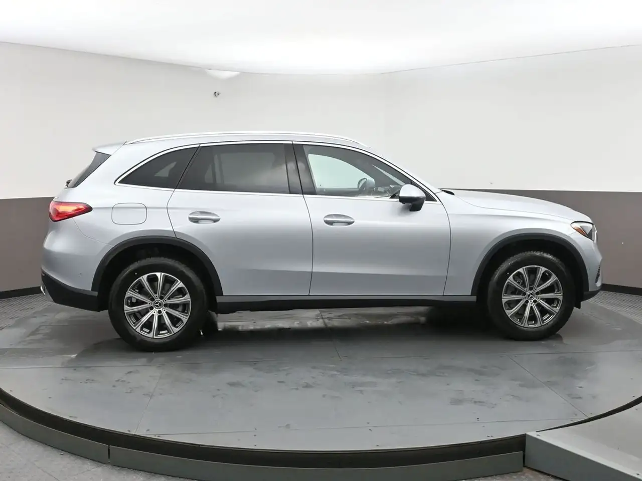Mercedes-Benz GLC снимка Mercedes-Benz GLC
