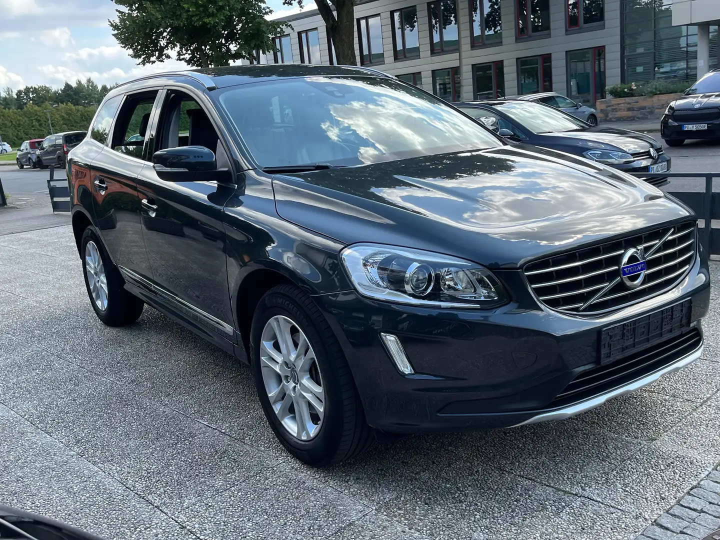 Volvo XC60 Summum AWD Gris - 2