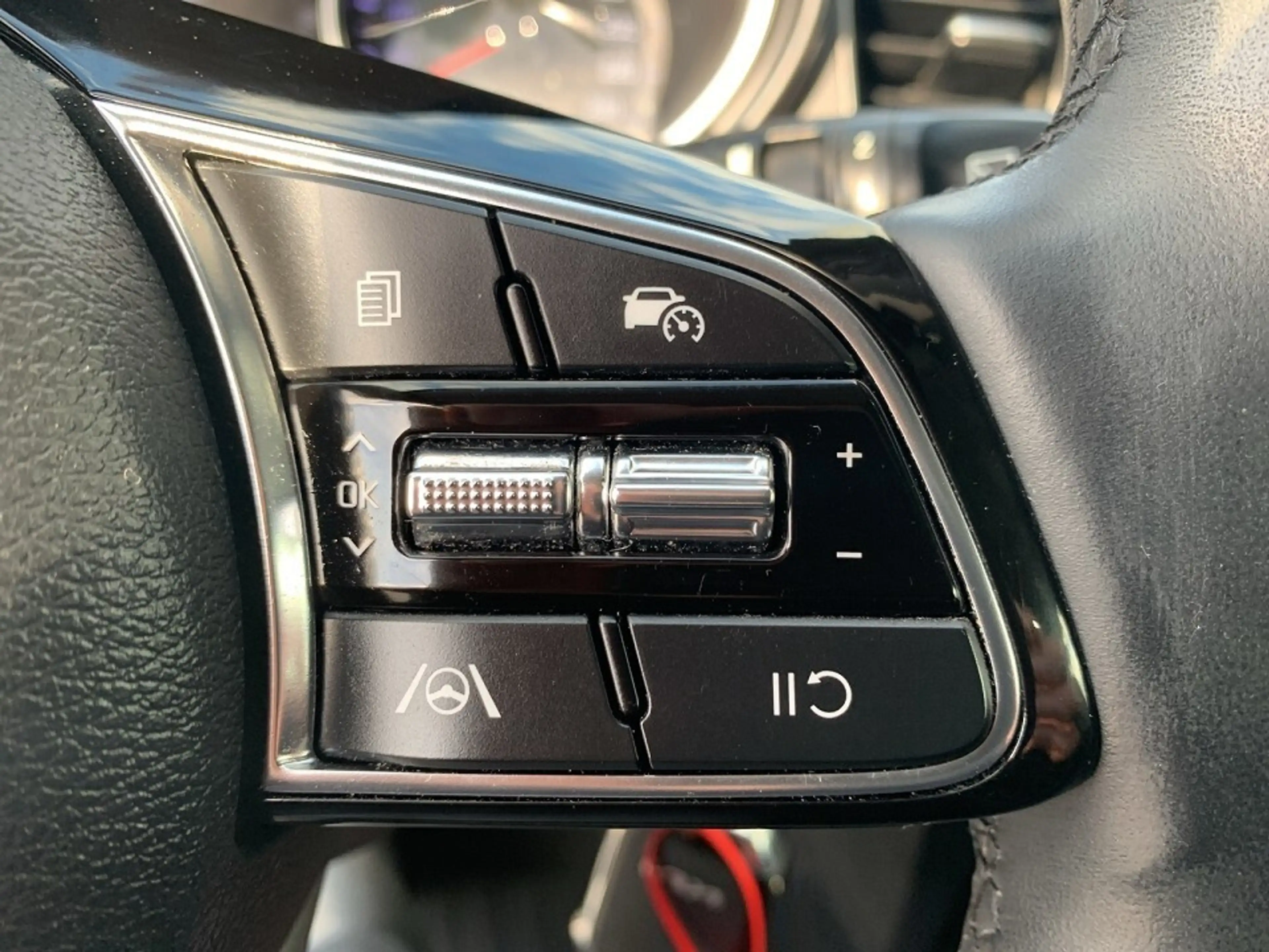 Kia Ceed / cee'd ceed 1,0 T-GDI GPF Silber — photo 15