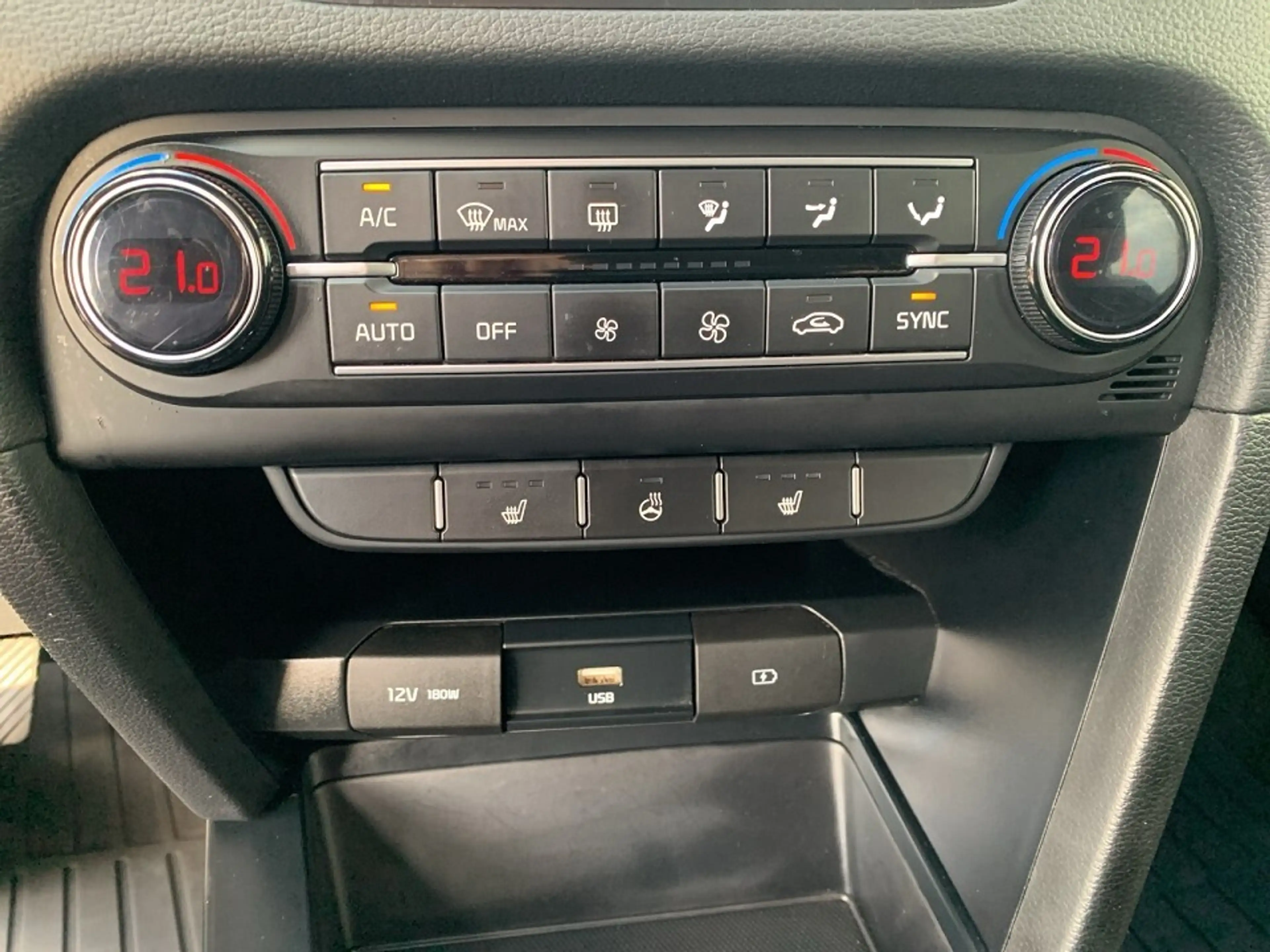 Kia Ceed / cee'd ceed 1,0 T-GDI GPF Silber — photo 13