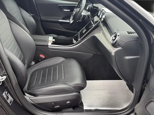 Mercedes-Benz C-Class view 14
