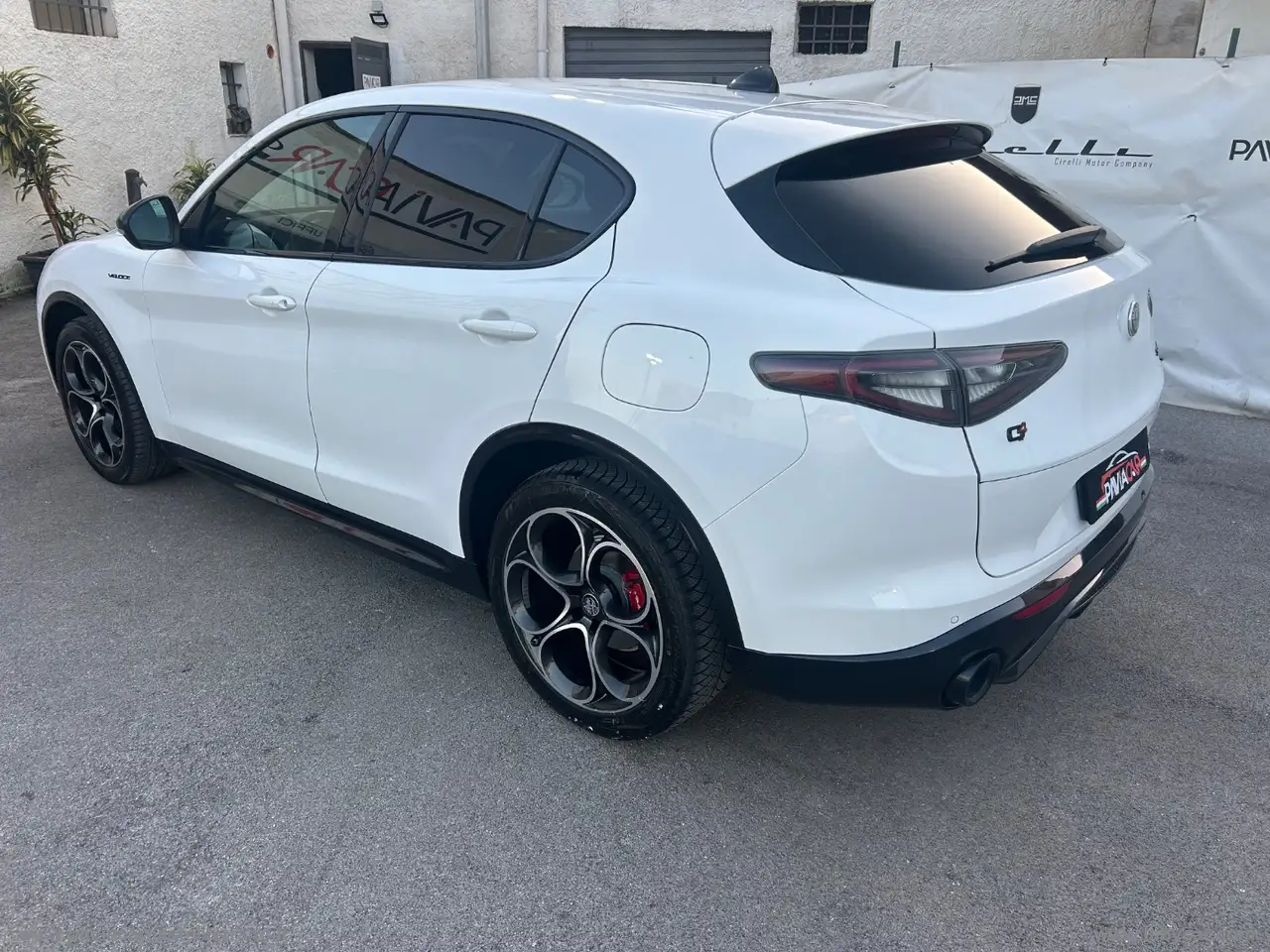 Alfa Romeo Stelvio 2024 — фото 11