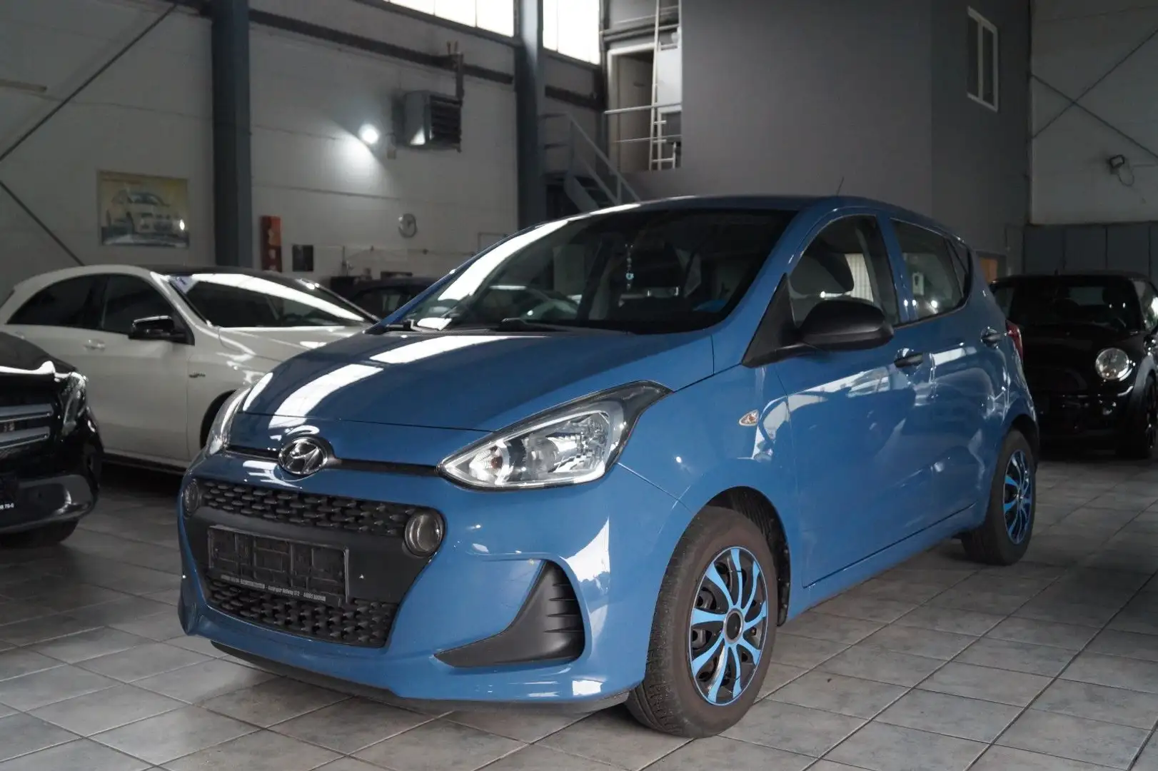 Hyundai i10 1.0 blue Pure*Klima*ZV* Blau - 1