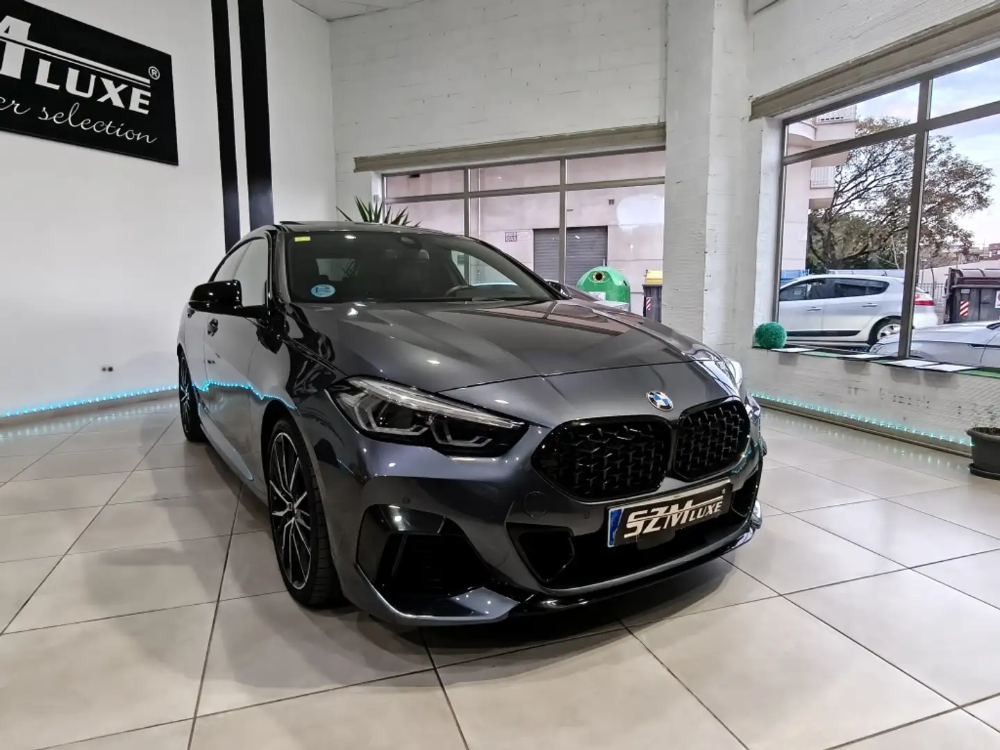 BMW 235 M235iA xDrive Gran Coupé Grau - 2