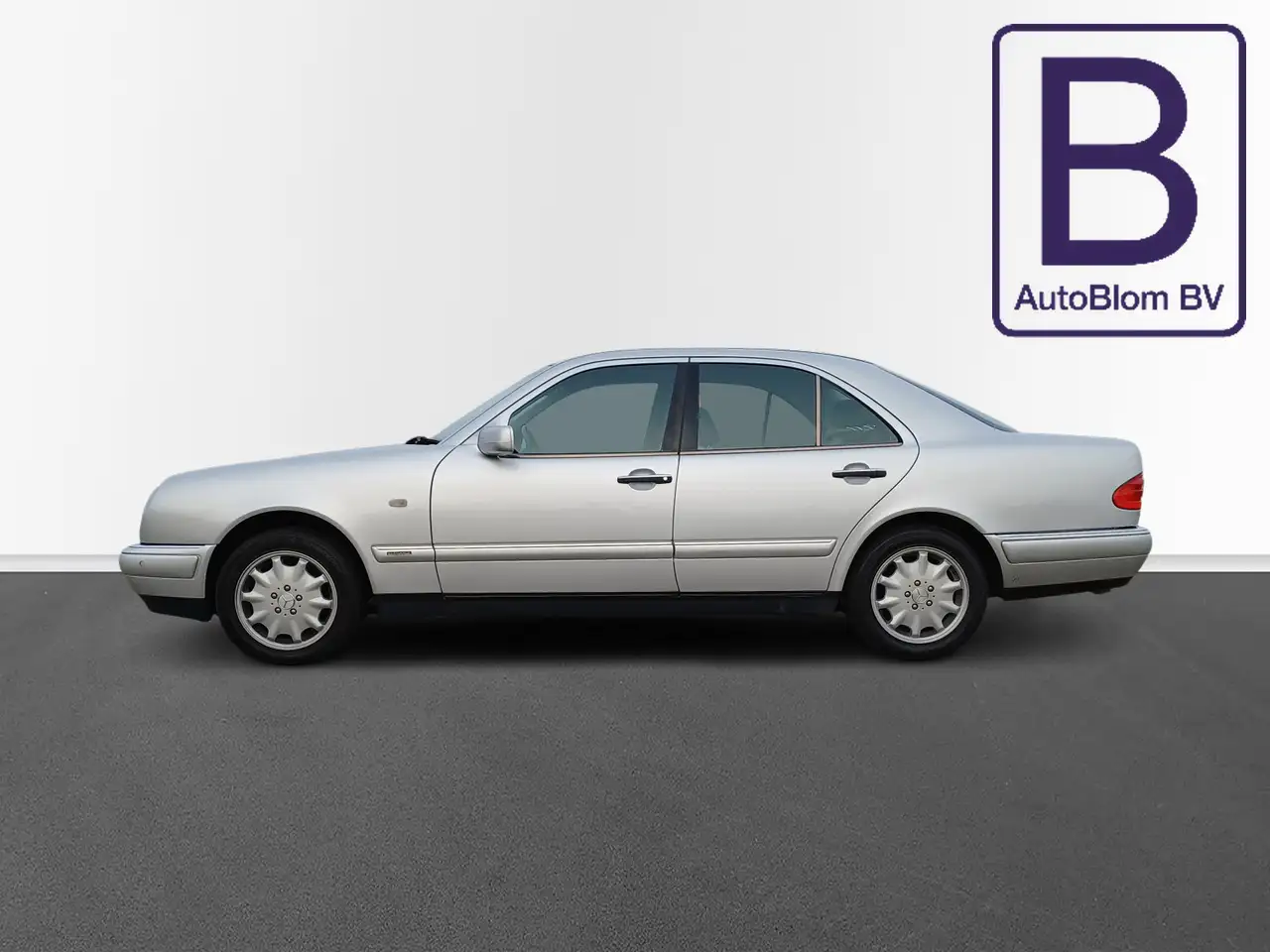 Mercedes-Benz E 280 Elegance Youngtimer in perfecte staat, foto 10