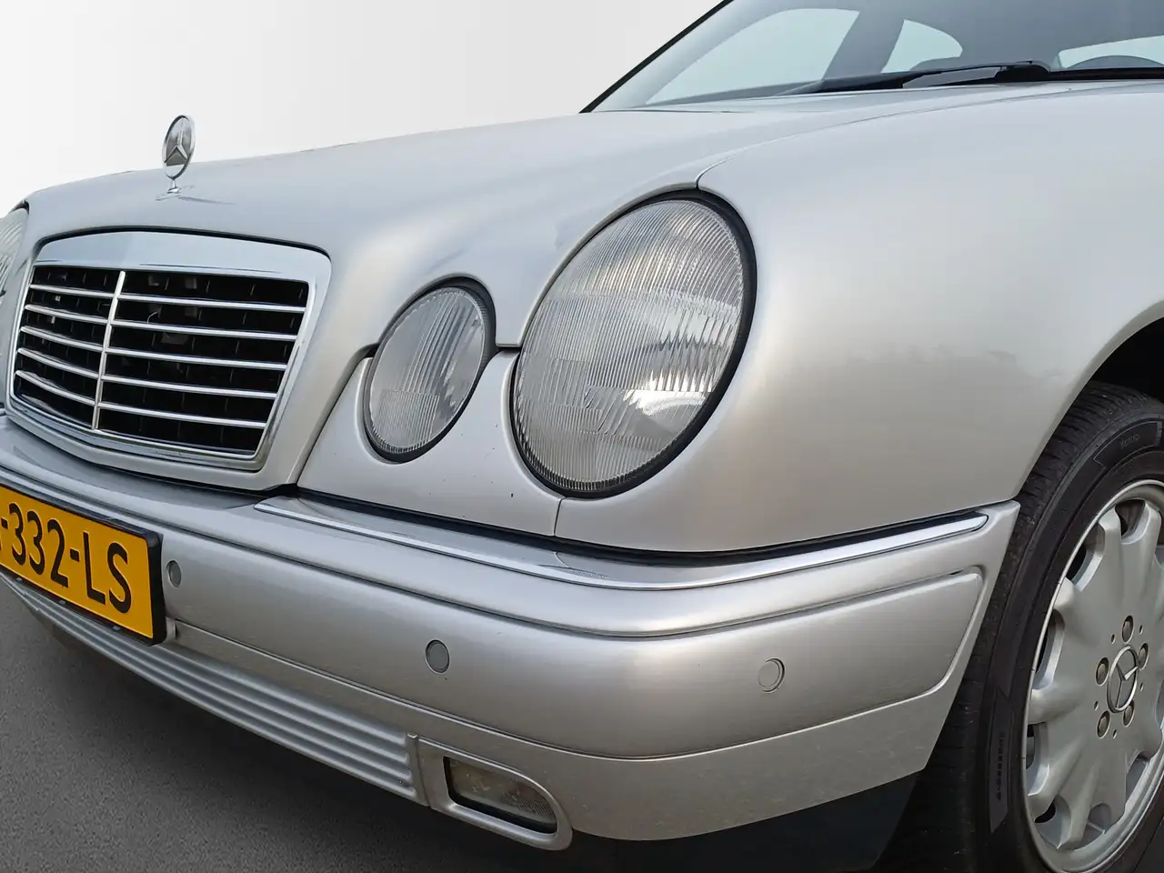 Mercedes-Benz E 280 Elegance Youngtimer in perfecte staat, foto 11