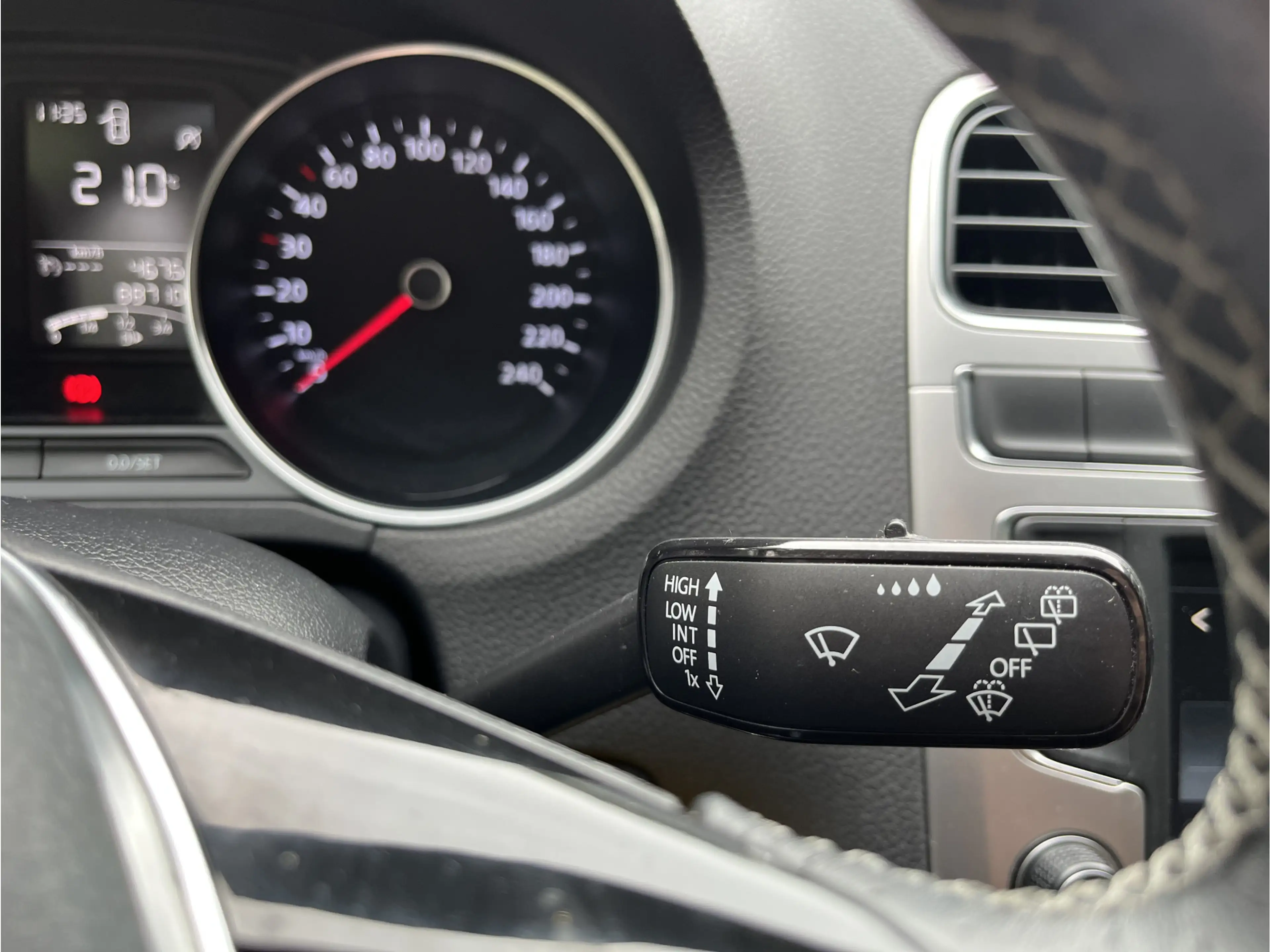 Volkswagen Polo Cross 1.2 TSI | BLUETOOTH | CLIMA | CRUISE | DAB | TREKH — photo 17
