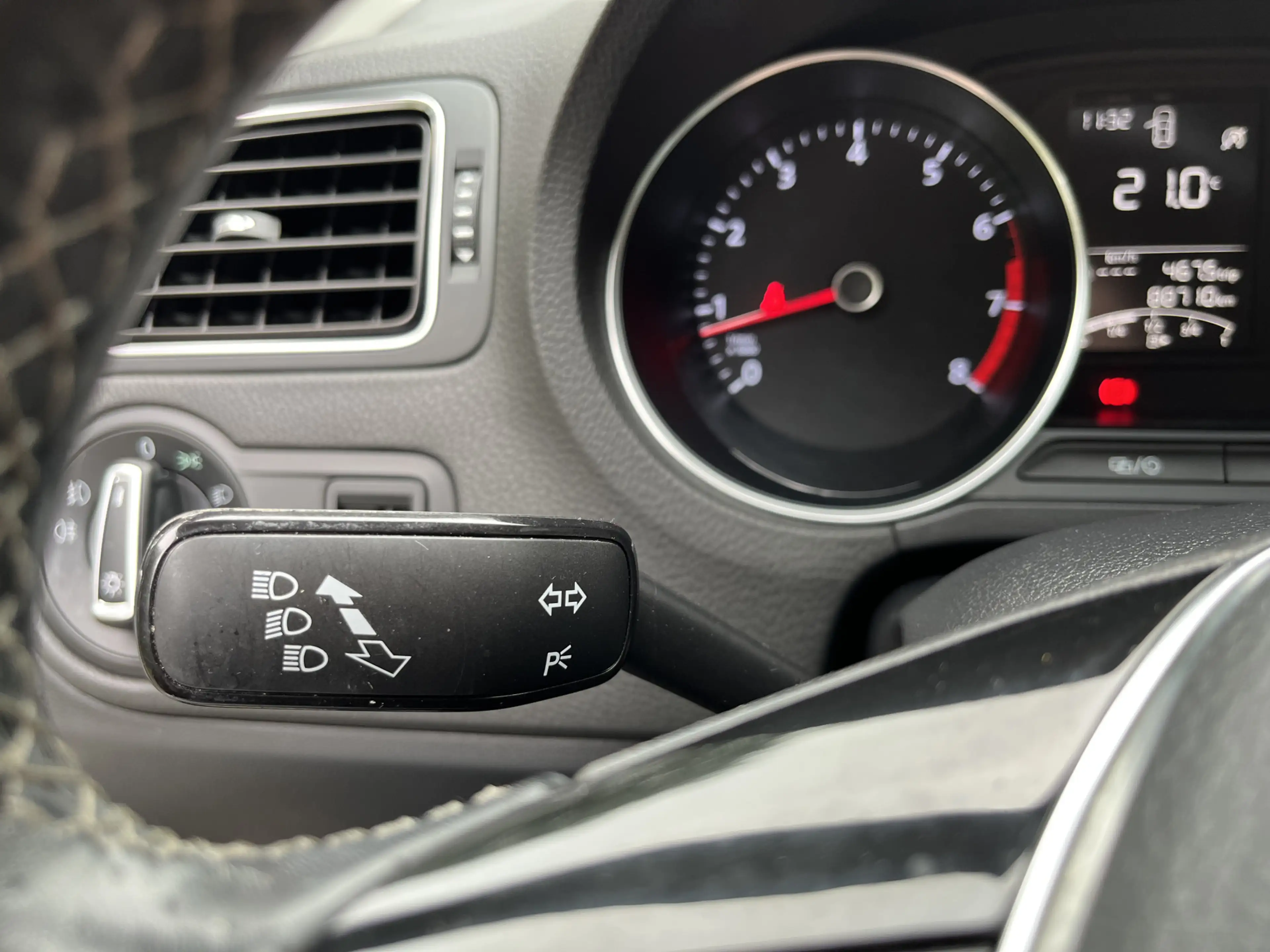 Volkswagen Polo Cross 1.2 TSI | BLUETOOTH | CLIMA | CRUISE | DAB | TREKH — photo 16