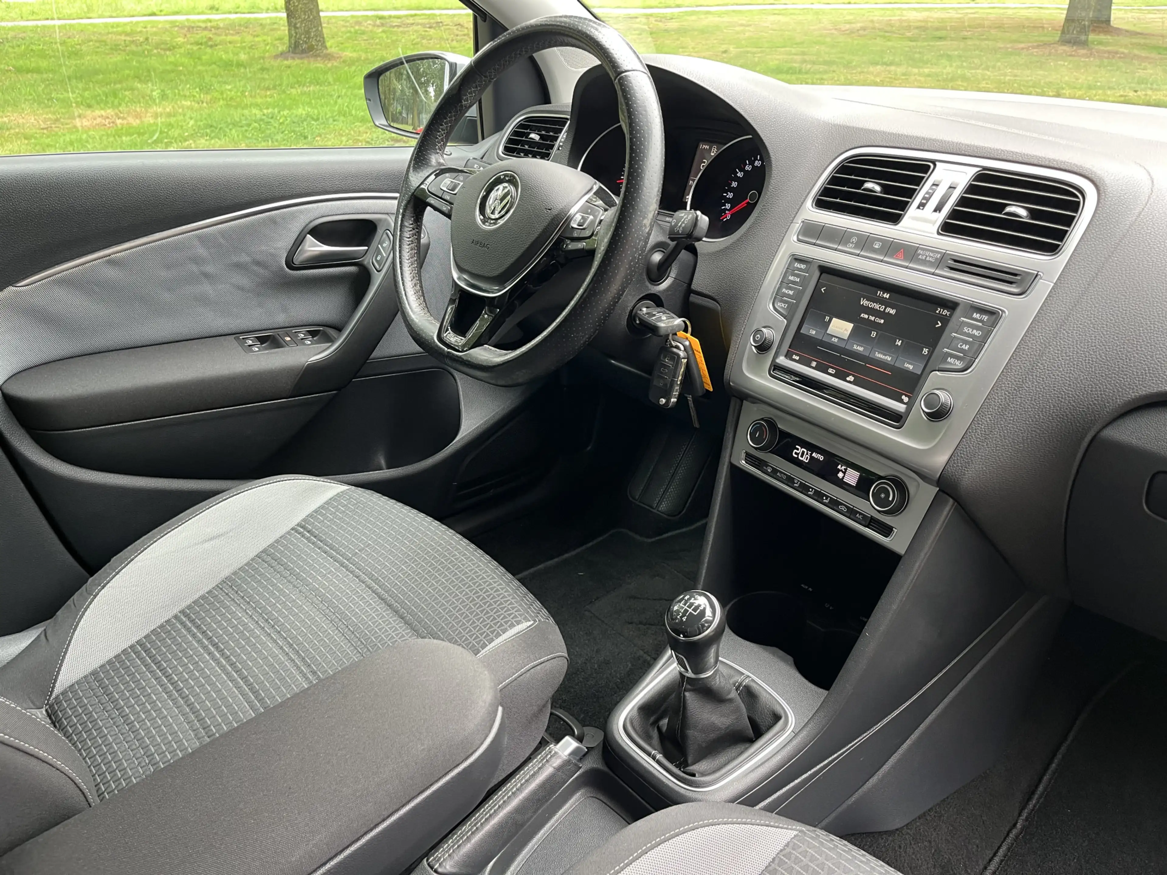Volkswagen Polo Cross 1.2 TSI | BLUETOOTH | CLIMA | CRUISE | DAB | TREKH — photo 30