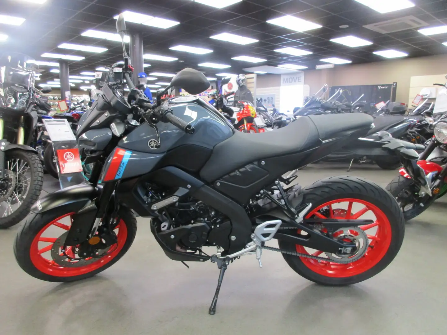 Yamaha MT-125 Gris - 1