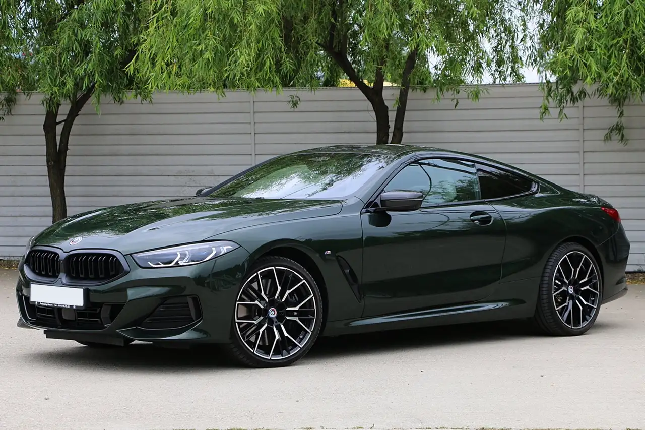BMW 840