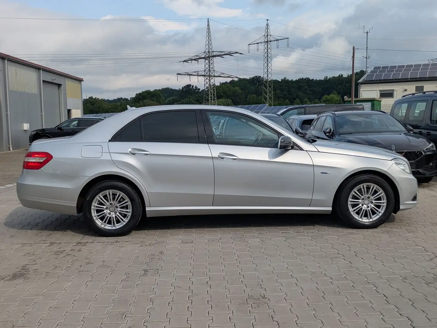 Mercedes-Benz E 200 CGI BlueEfficiency TEMP*PDC*SHZ*BLUETOOTH Срібний - 2