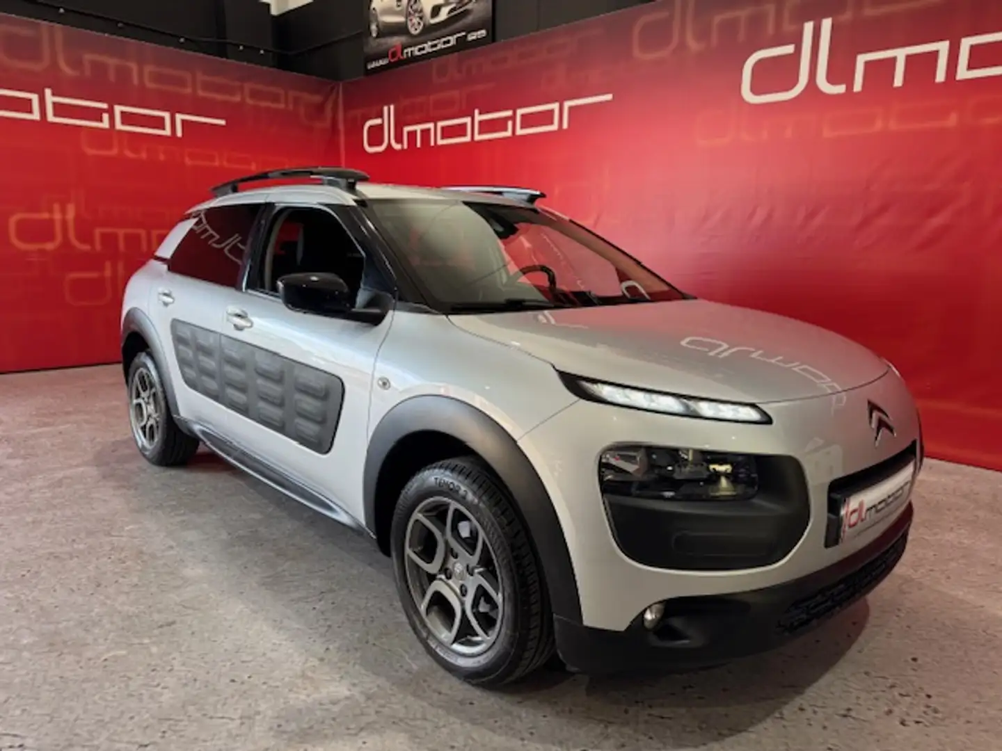 Citroen C4 Cactus 1.2 PureTech Feel Edition 82 Gris - 1