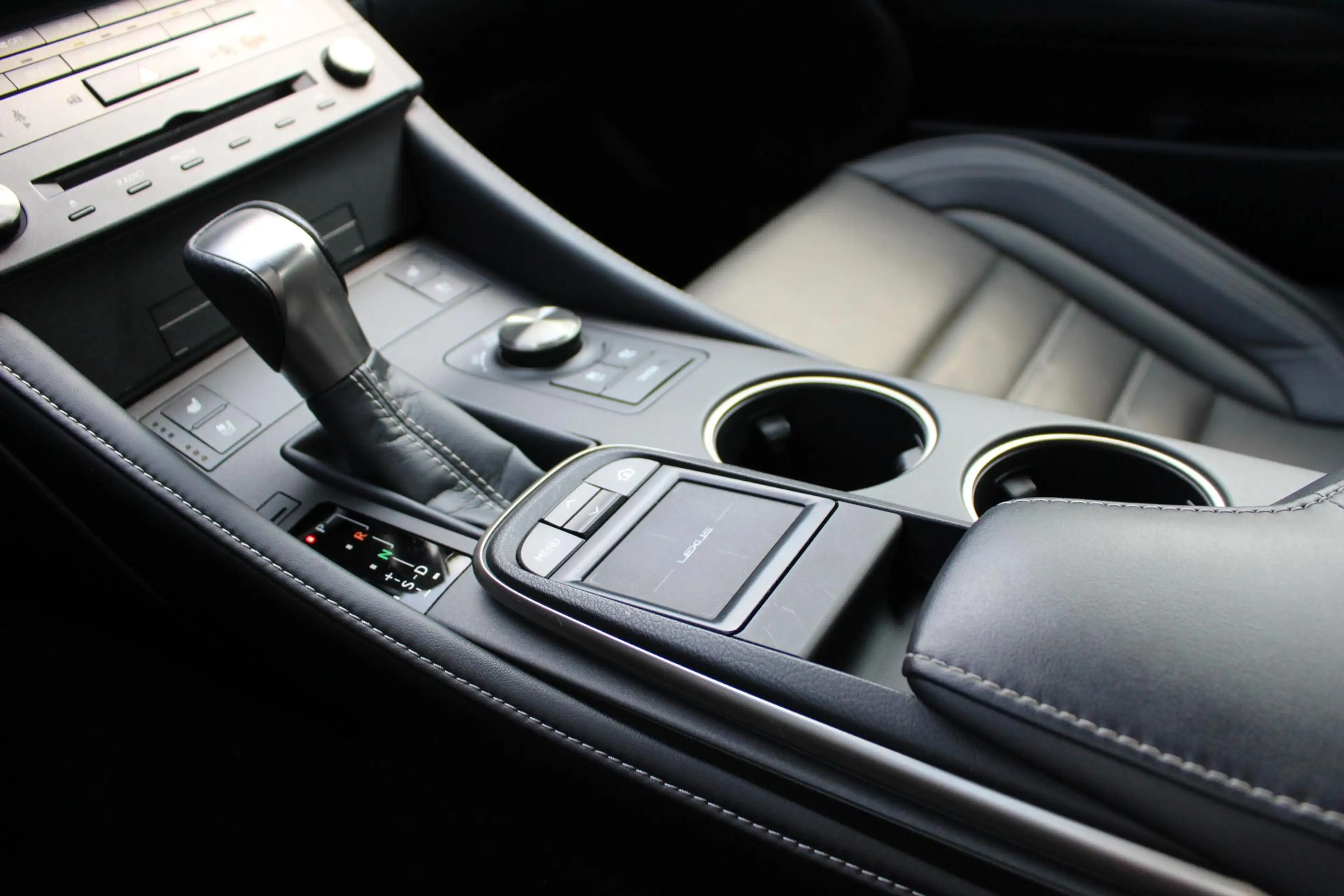 Lexus RC 300h F SPORT Line NL-AUTO — photo 32