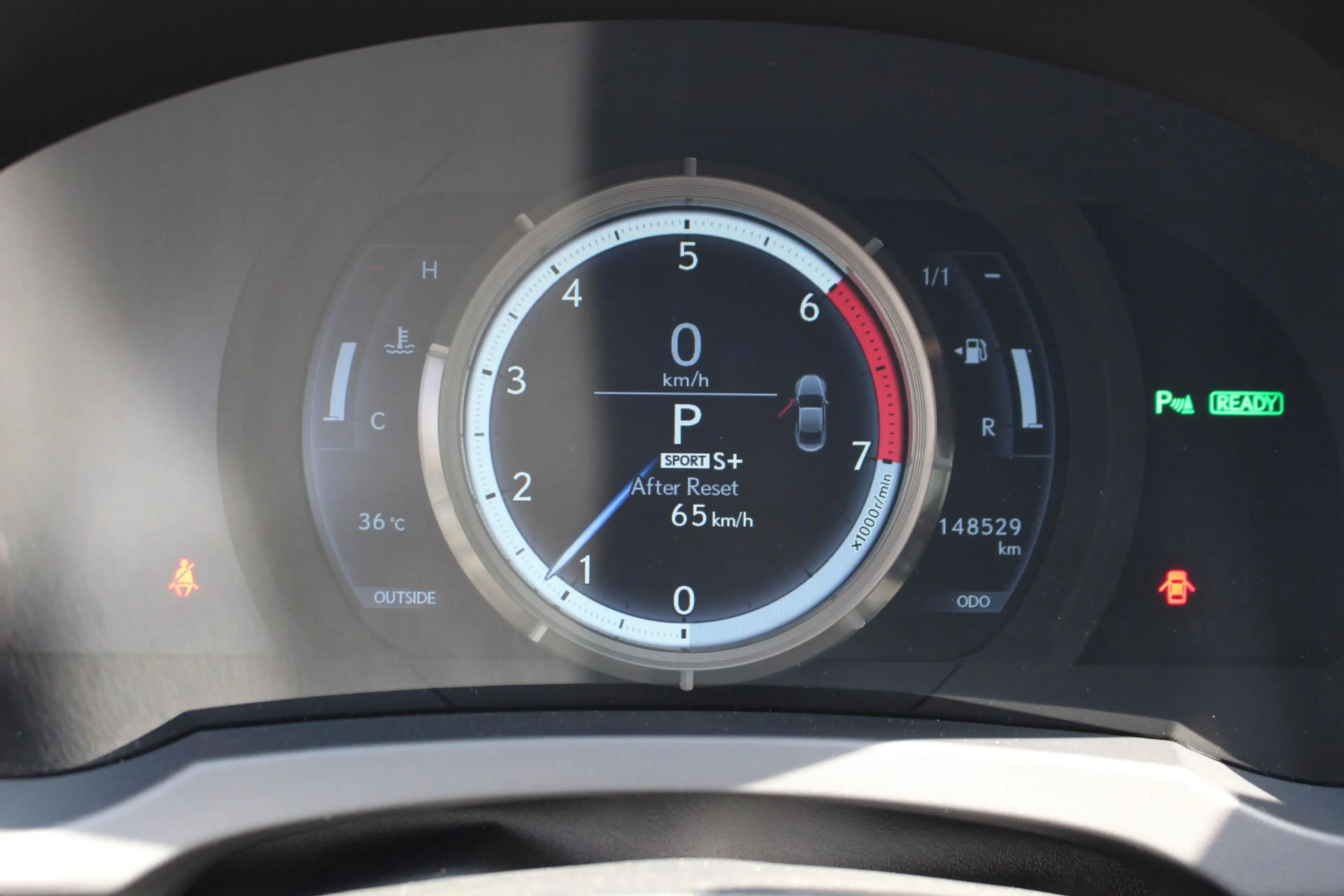 Lexus RC 300h F SPORT Line NL-AUTO — photo 25