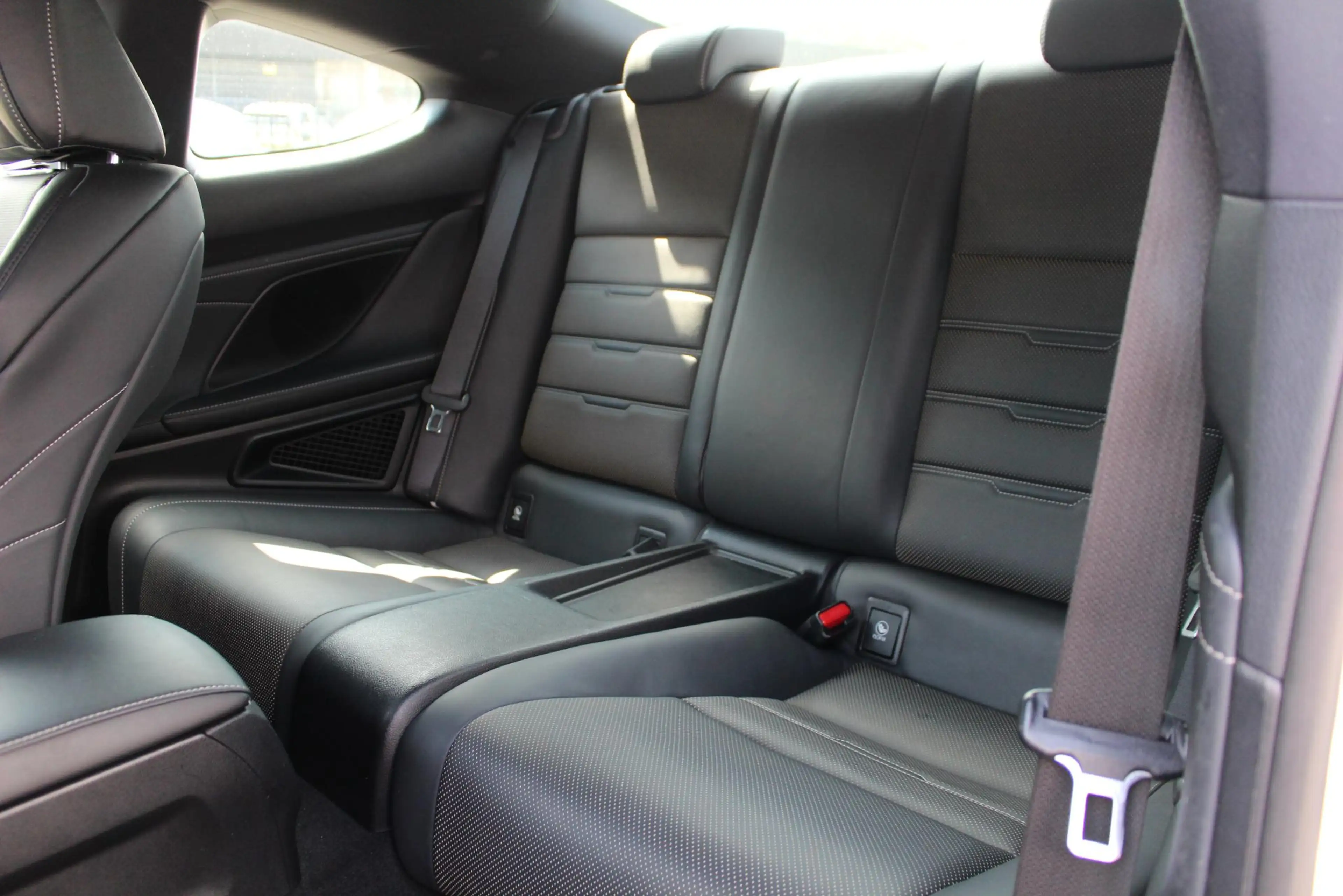Lexus RC 300h F SPORT Line NL-AUTO — photo 18