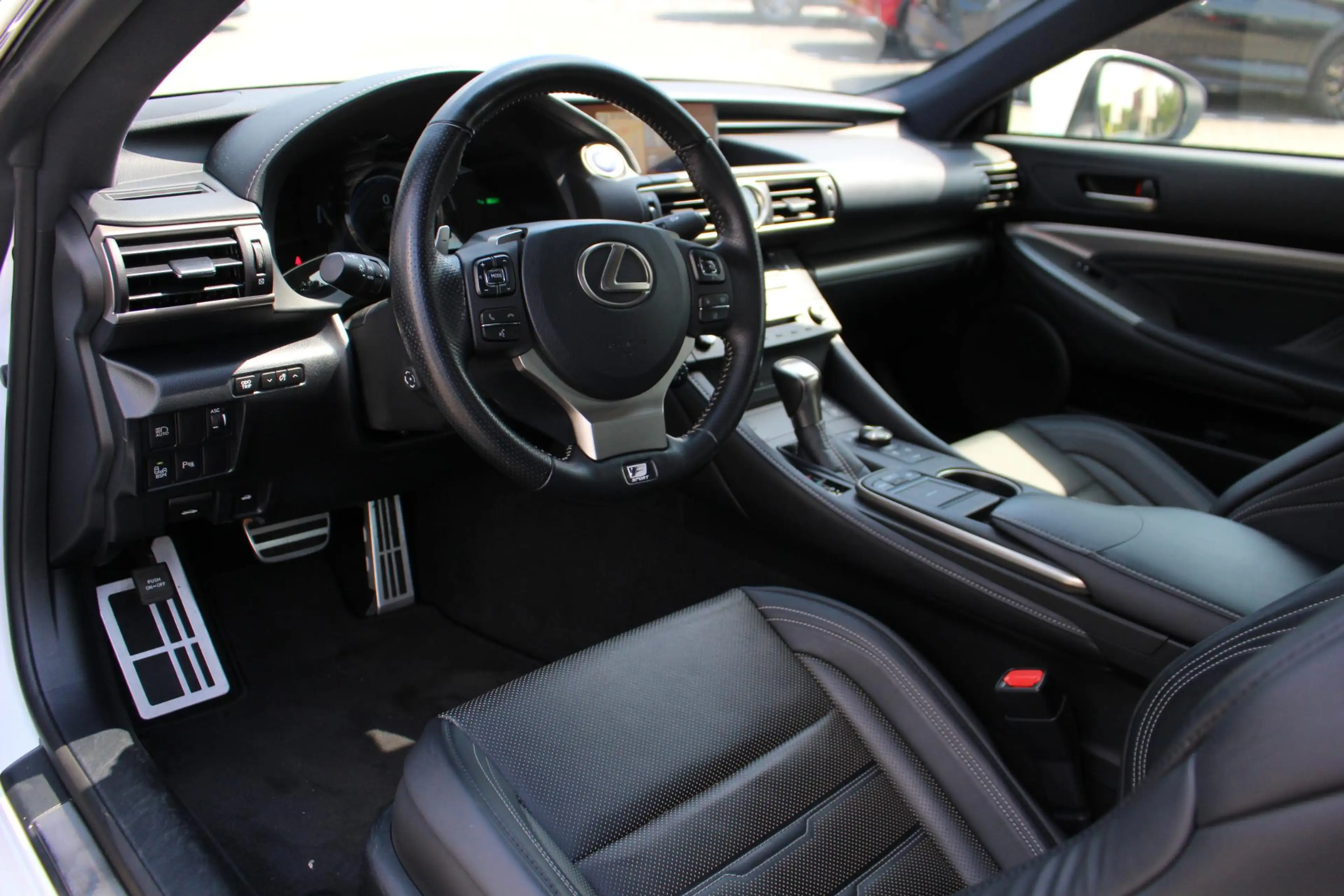 Lexus RC 300h F SPORT Line NL-AUTO — photo 15