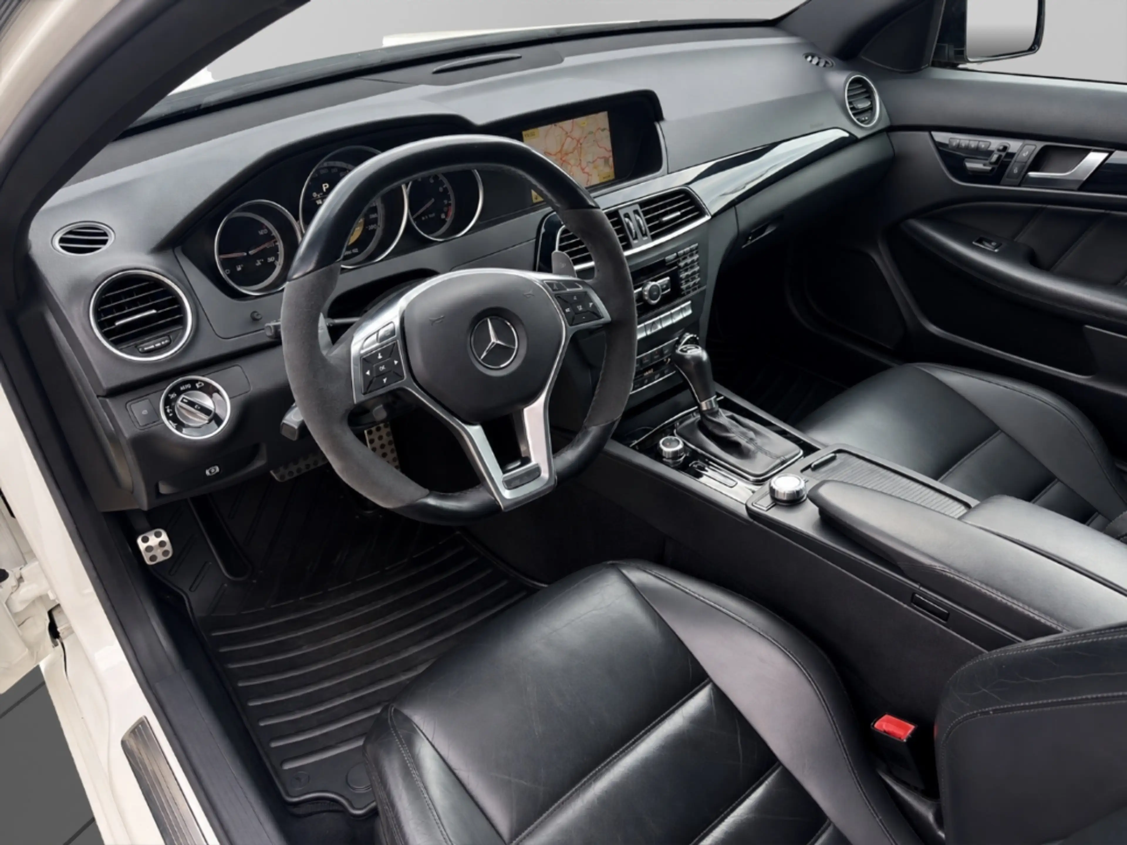 Mercedes-Benz C 63 AMG Coupe PP SOUND PANO TEMP SHZ ACTOP — photo 15