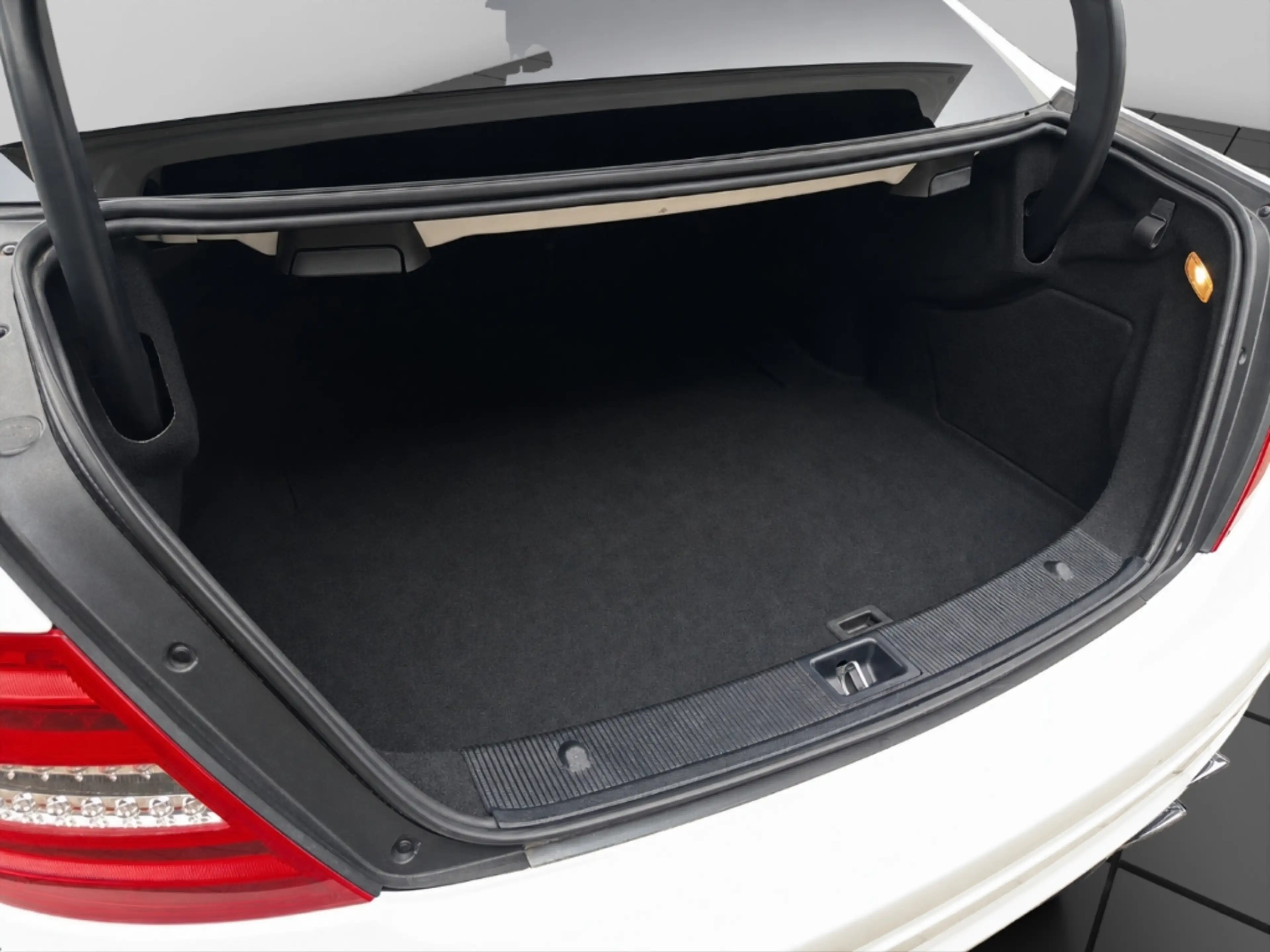 Mercedes-Benz C 63 AMG Coupe PP SOUND PANO TEMP SHZ ACTOP — photo 13