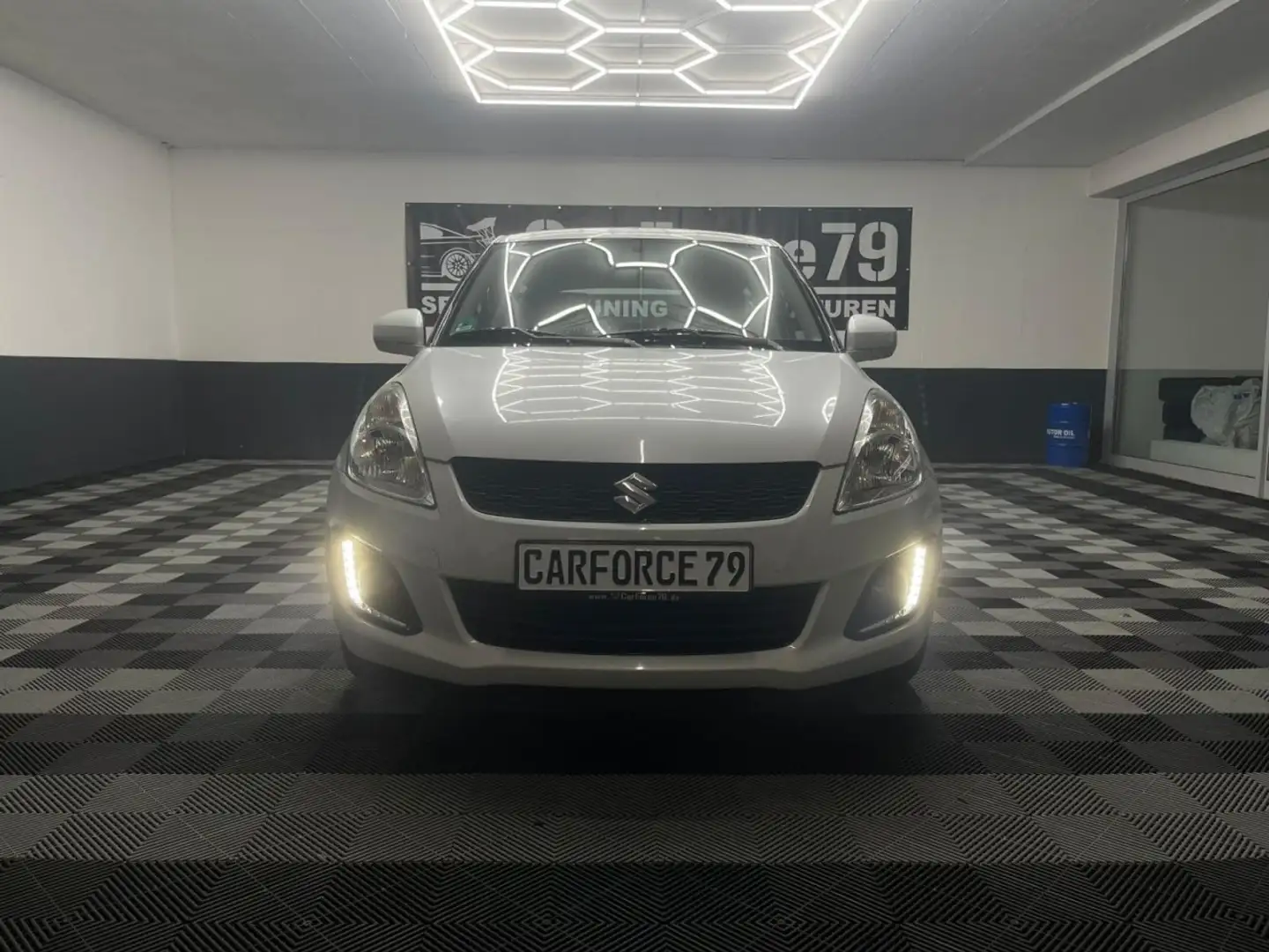 Suzuki Swift Club 4x4 KLIMA TEMPOMAT SITZHEIZUNG ISOFIX Klima Weiß - 2