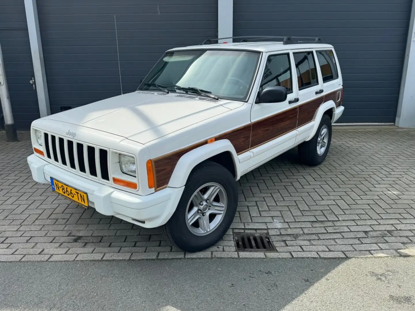 Jeep Cherokee 4.0i LIMITED Wit - 1