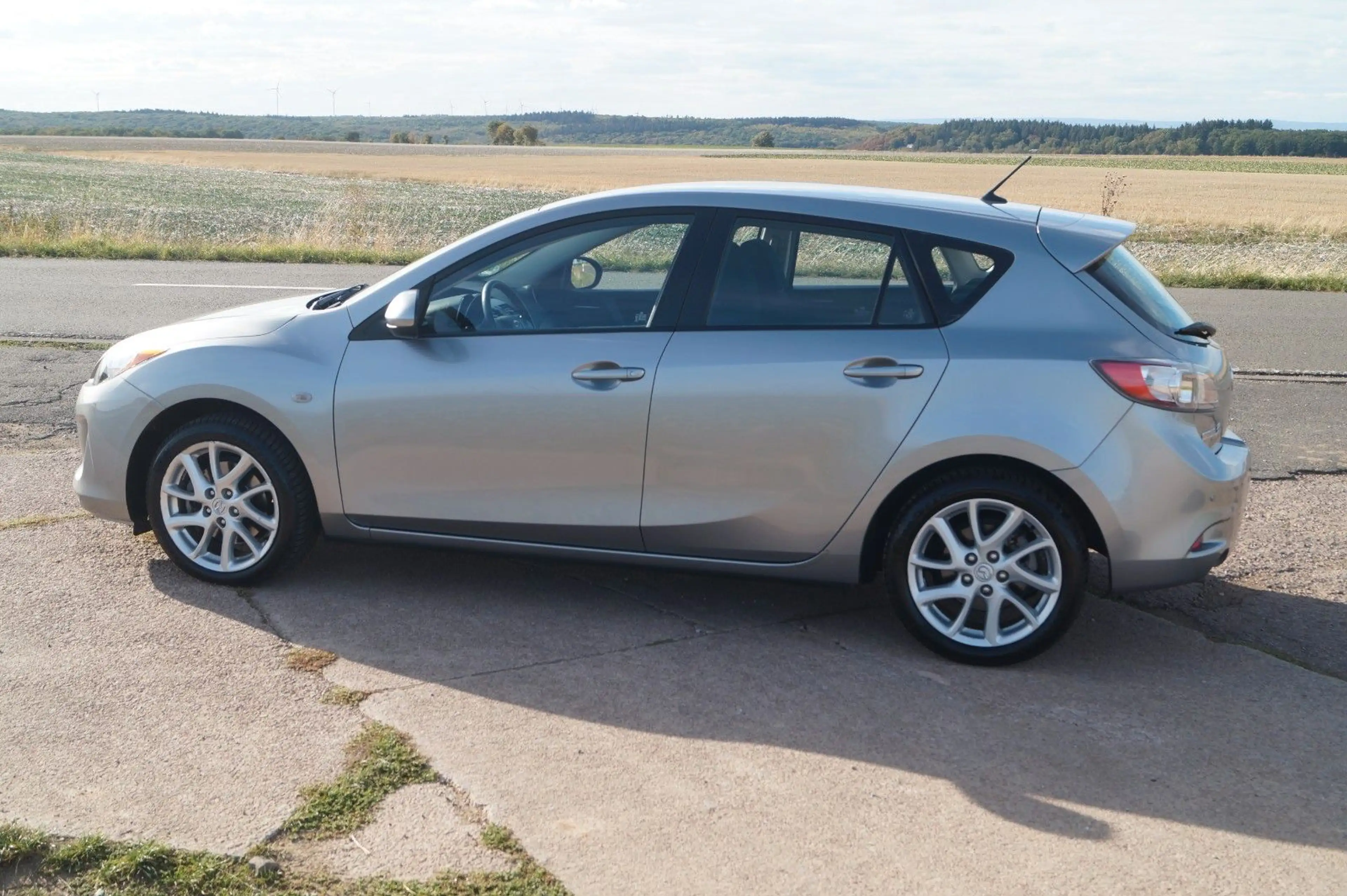 Mazda 3 Edition +Automatik+Navi+Sitzhzg.+PDC+ — photo 2