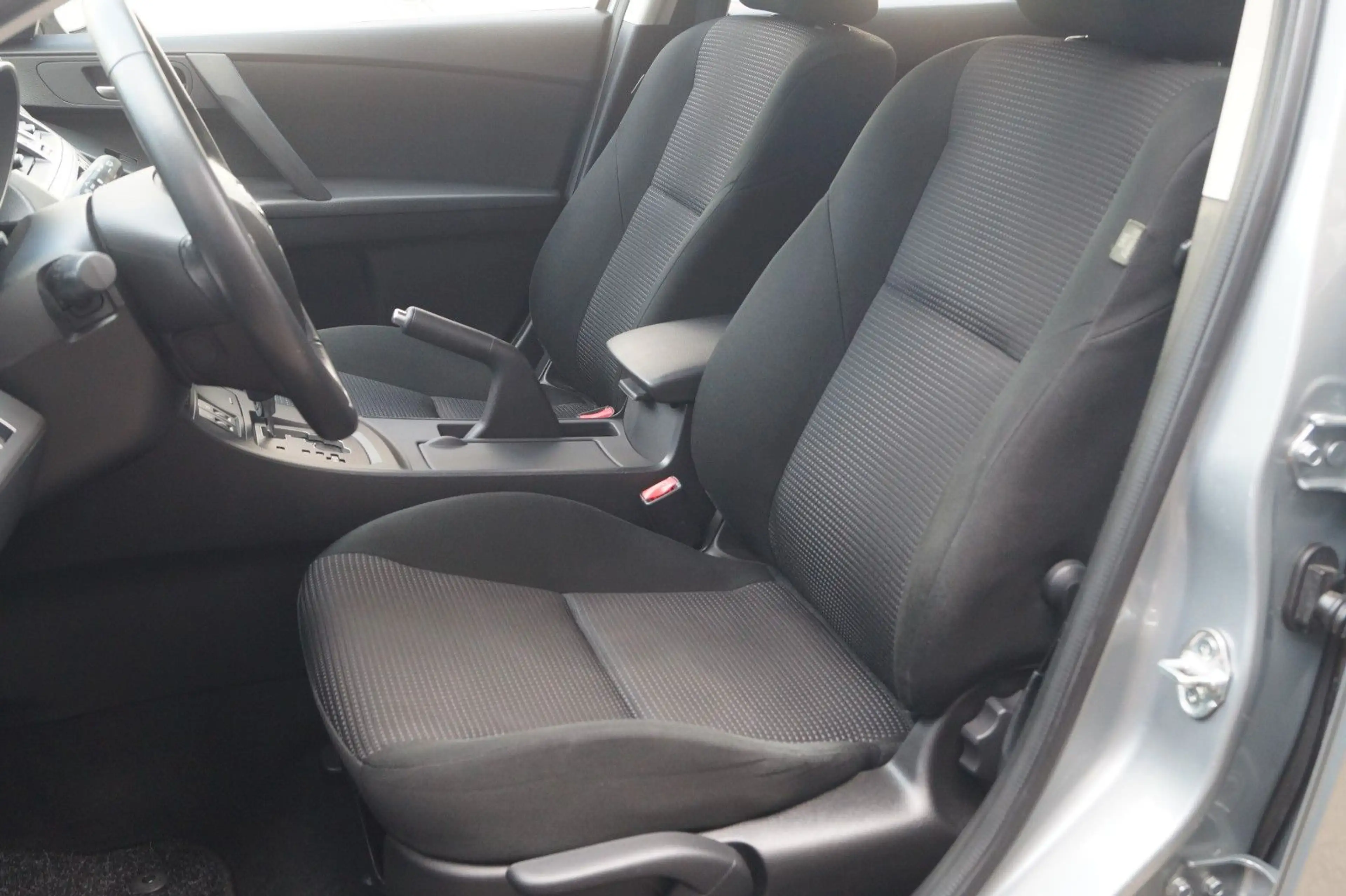 Mazda 3 Edition +Automatik+Navi+Sitzhzg.+PDC+ — photo 13